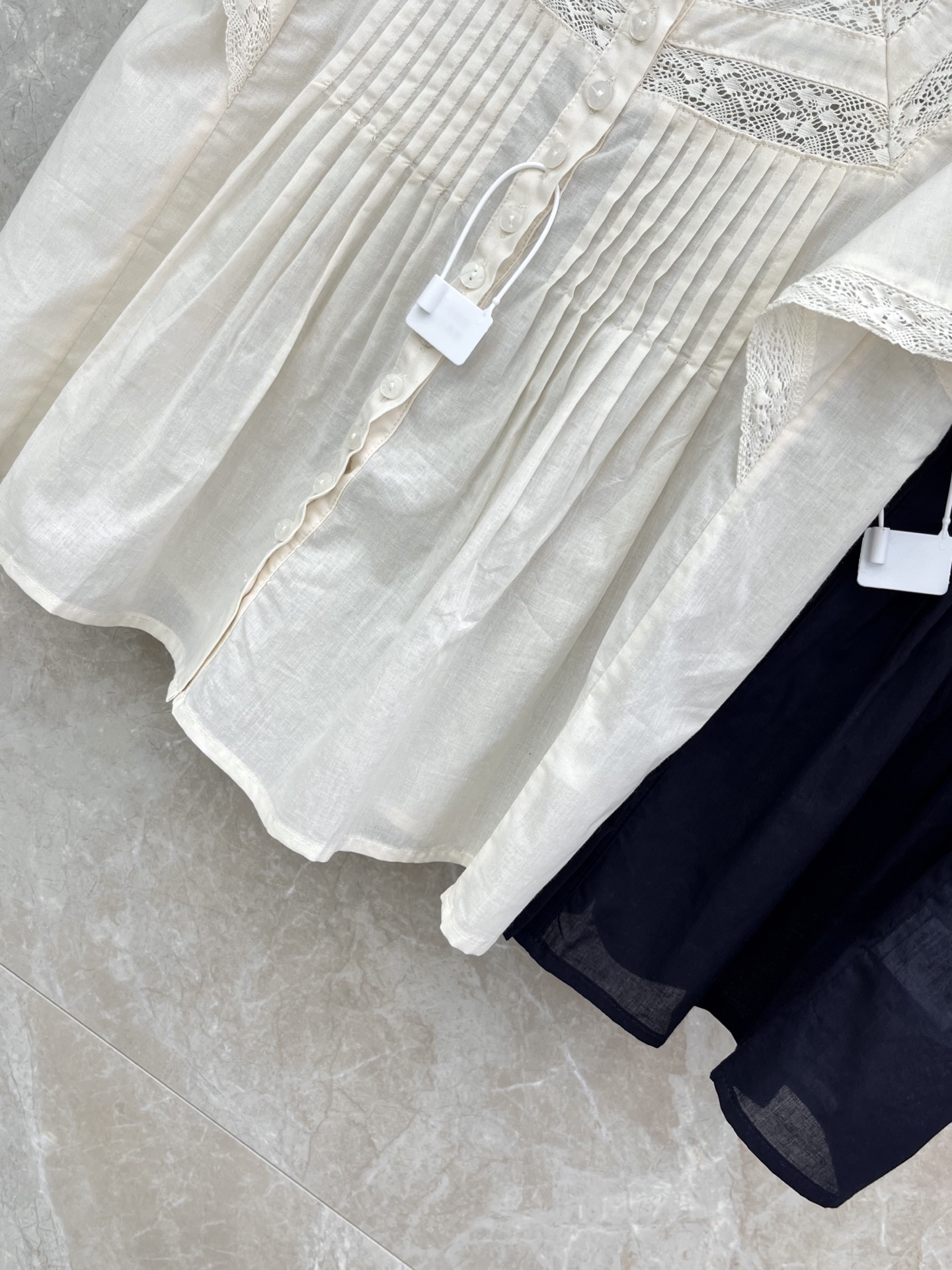 🛒𝐍𝐄𝐖 · 𝟐𝟎𝟐6/爆款现货原单品质 小众*｜2026新品法式刺绣蕾丝拼接花边衬衫精致版型，高级肌理