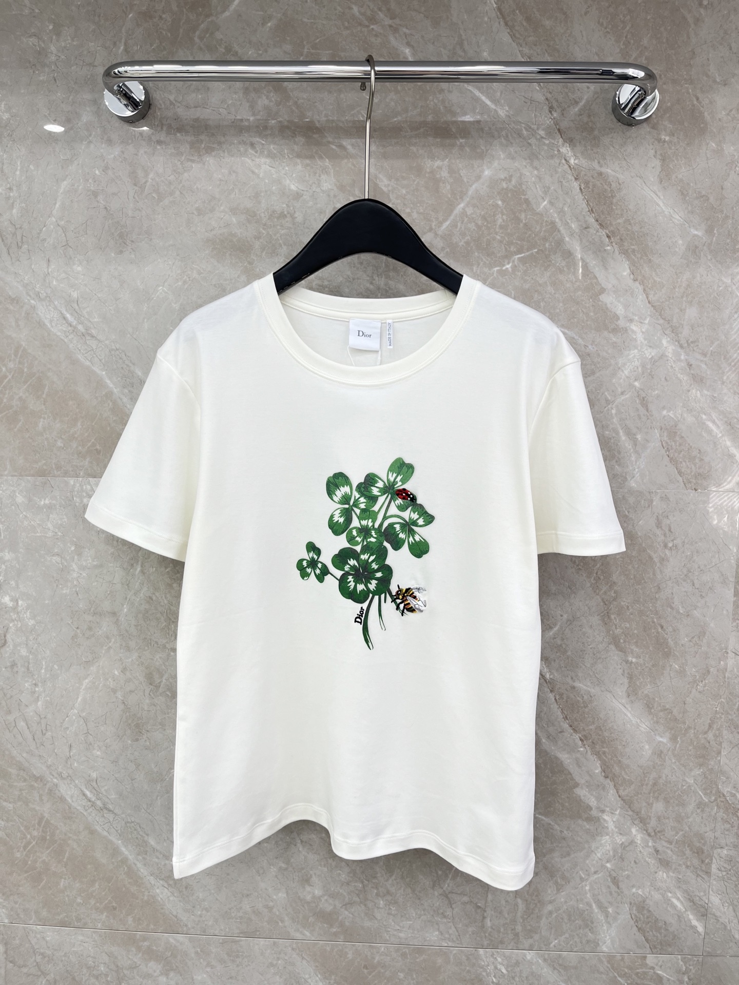 🛒𝐍𝐄𝐖 · 𝟐𝟎𝟐6/爆款现货原单品质 Dio*｜26新品印花刺绣短袖T恤精致版型上身巨显瘦！定制最新