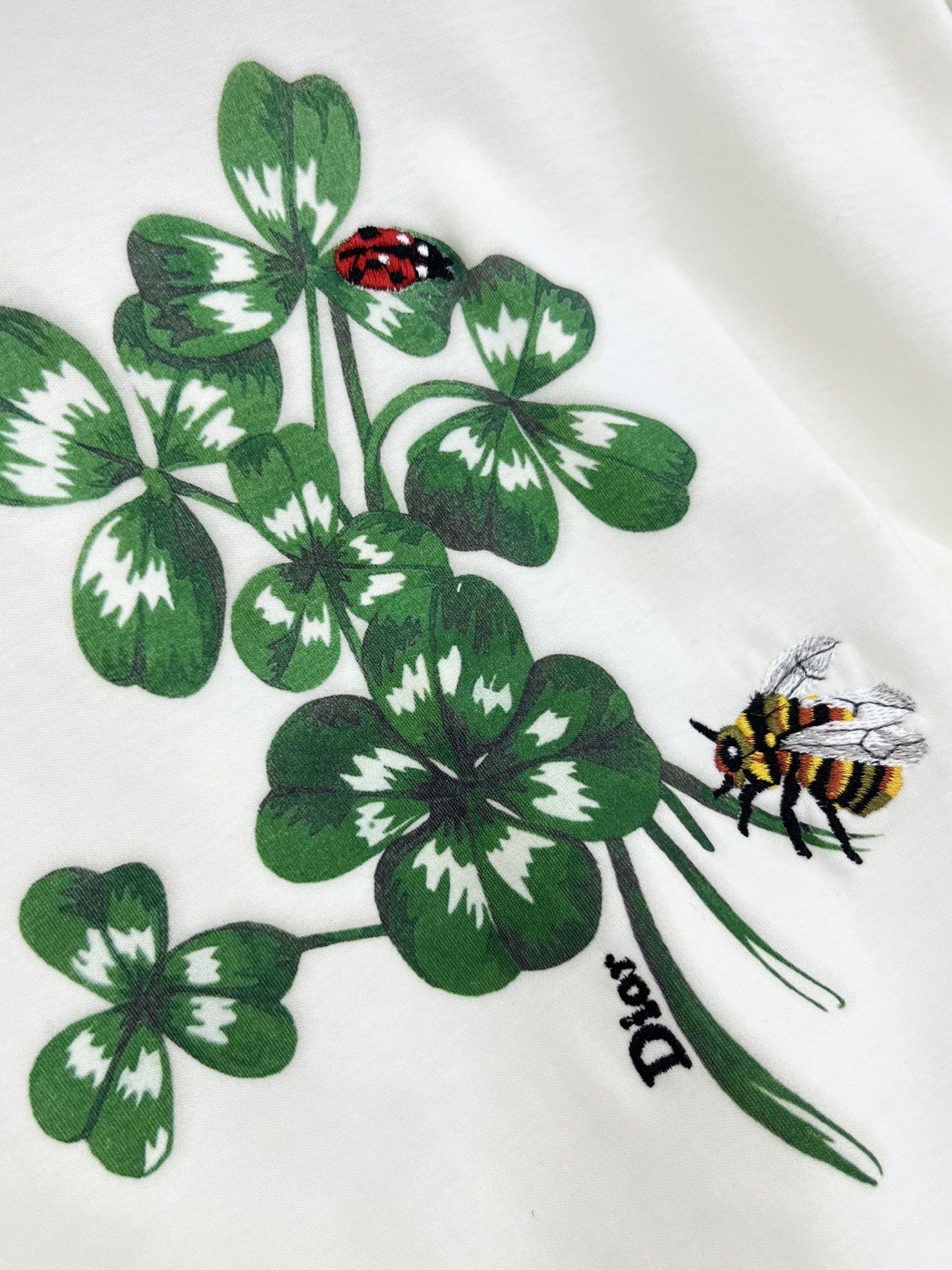 🛒𝐍𝐄𝐖 · 𝟐𝟎𝟐6/爆款现货原单品质 Dio*｜26新品印花刺绣短袖T恤精致版型上身巨显瘦！定制最新