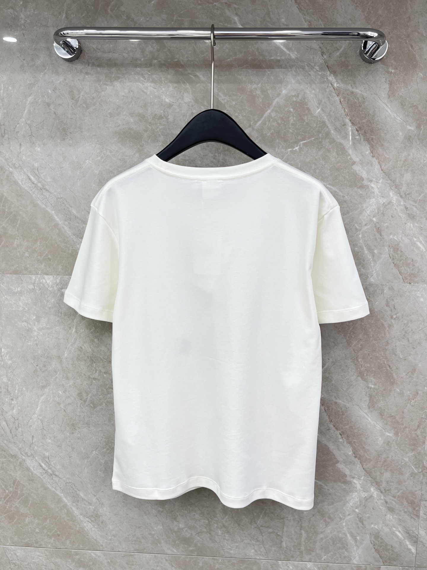 🛒𝐍𝐄𝐖 · 𝟐𝟎𝟐6/爆款现货原单品质 Dio*｜26新品印花刺绣短袖T恤精致版型上身巨显瘦！定制最新