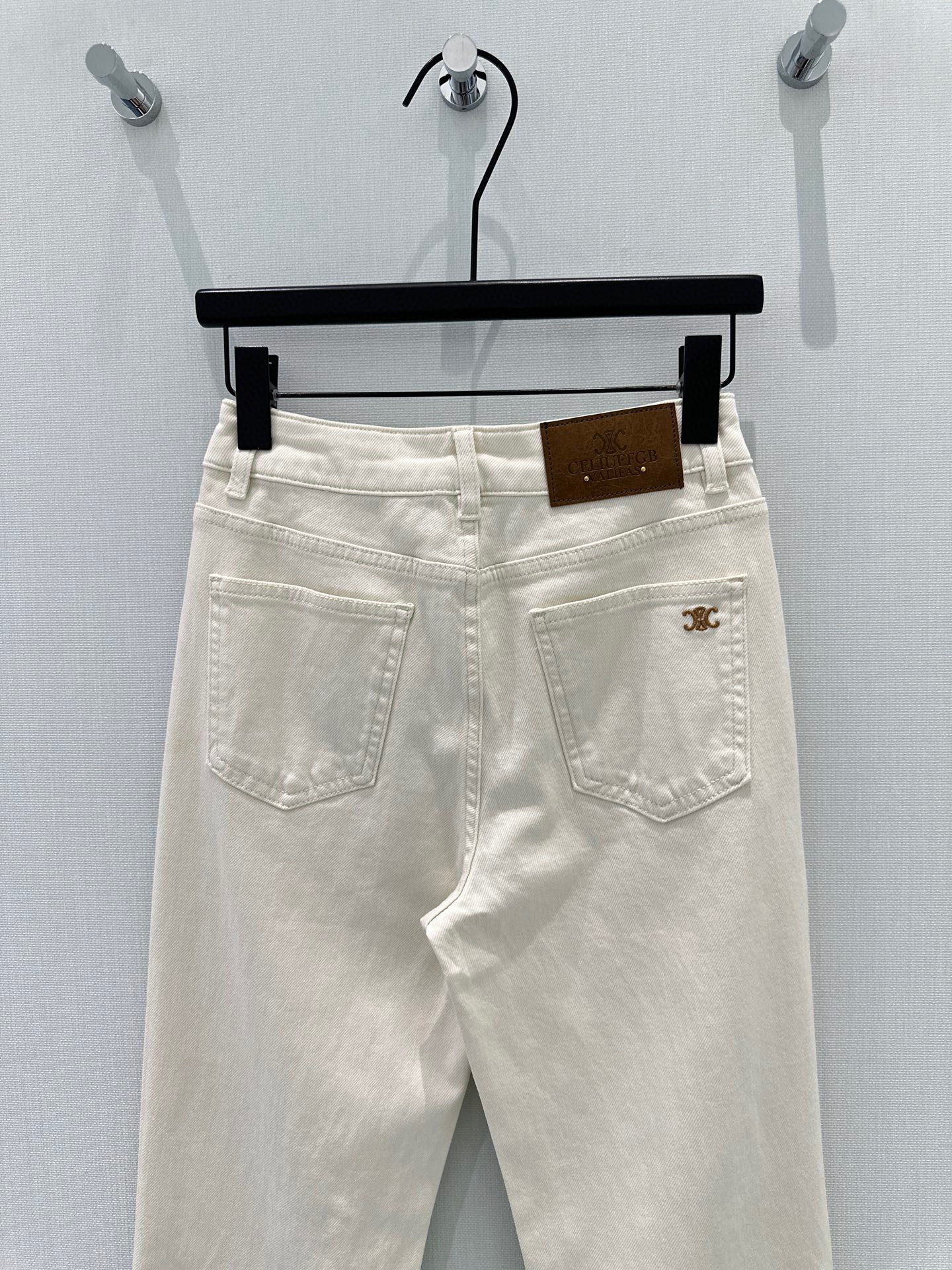 🛒𝐍𝐄𝐖 · 𝟐𝟎𝟐6/爆款现货【春夏上新】 原创｜🆕春季新款【裤脚开叉设计小刺猬高腰显瘦小个子八分牛仔