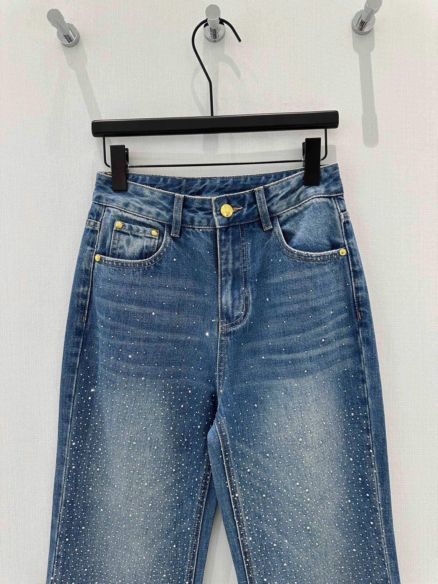 🛒𝐍𝐄𝐖 · 𝟐𝟎𝟐6/爆款现货【早春新款】原创｜🆕春季新款【重工烫钻满满闪闪✨✨星河流设计复古高腰水洗