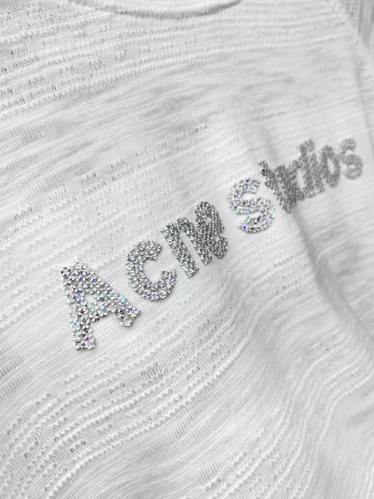 🛒𝐍𝐄𝐖 · 𝟐𝟎𝟐6/爆款现货原单品质 Acn*｜精致珠片绣长袖T恤高订面料 亲肤透气舒适标志性字母图