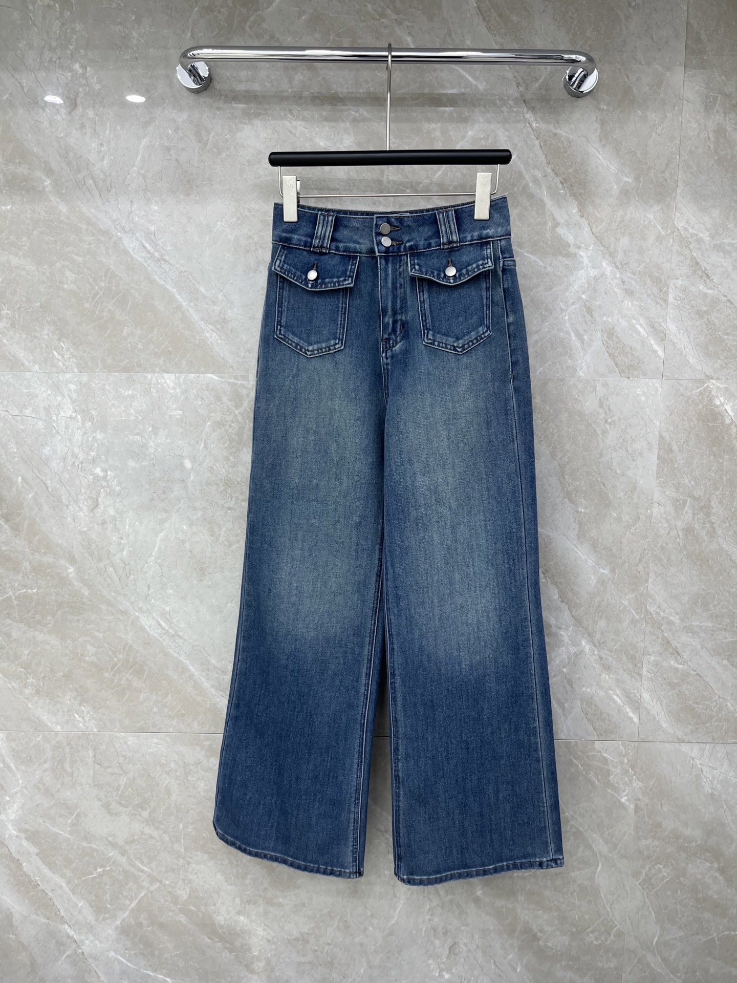 🛒𝐍𝐄𝐖 · 𝟐𝟎𝟐6/爆款现货设计师 原创｜🆕26新款双口袋重工订珠皮牌牛仔裤爆单系列款 气质女神必入