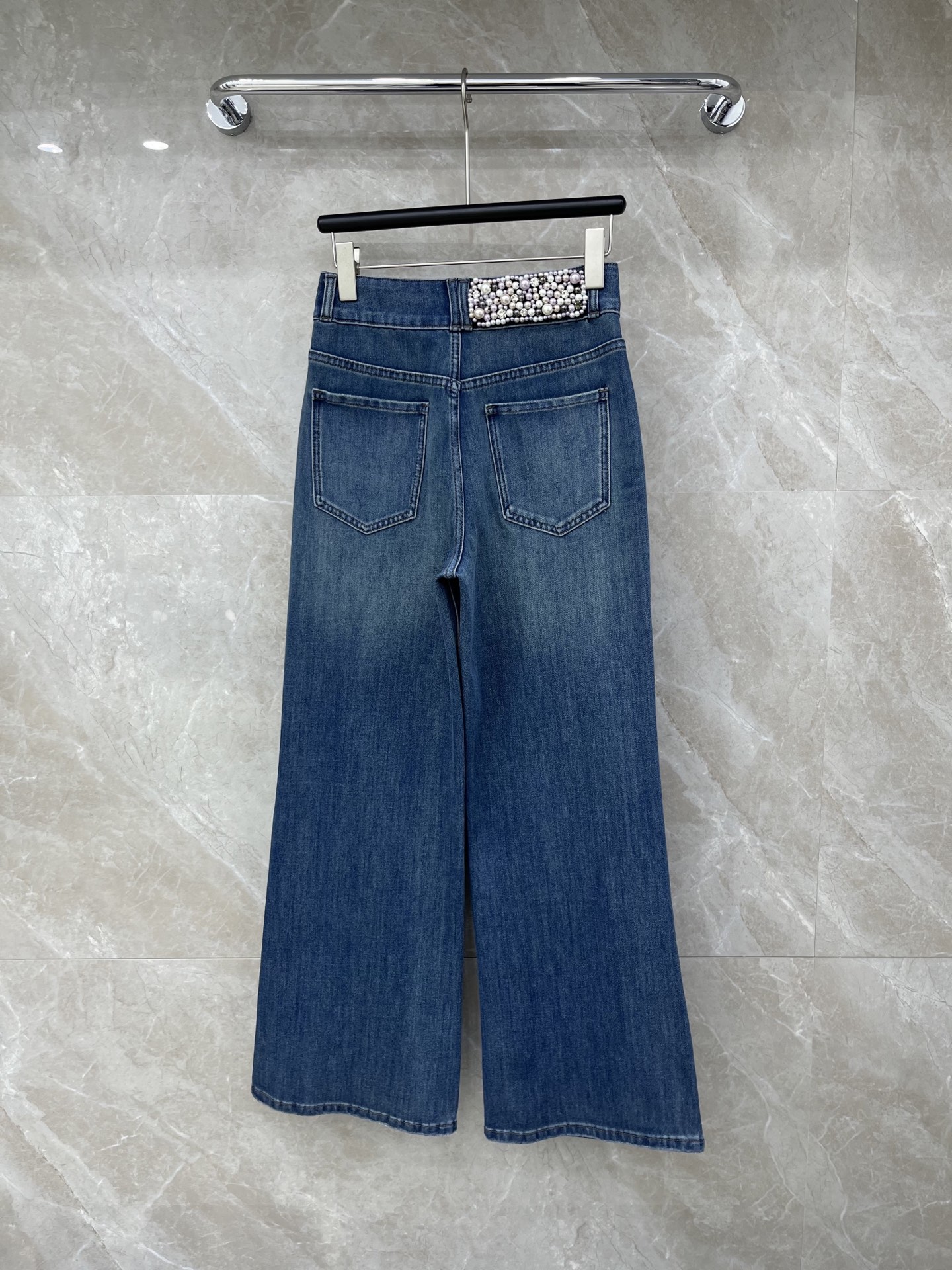 🛒𝐍𝐄𝐖 · 𝟐𝟎𝟐6/爆款现货设计师 原创｜🆕26新款双口袋重工订珠皮牌牛仔裤爆单系列款 气质女神必入