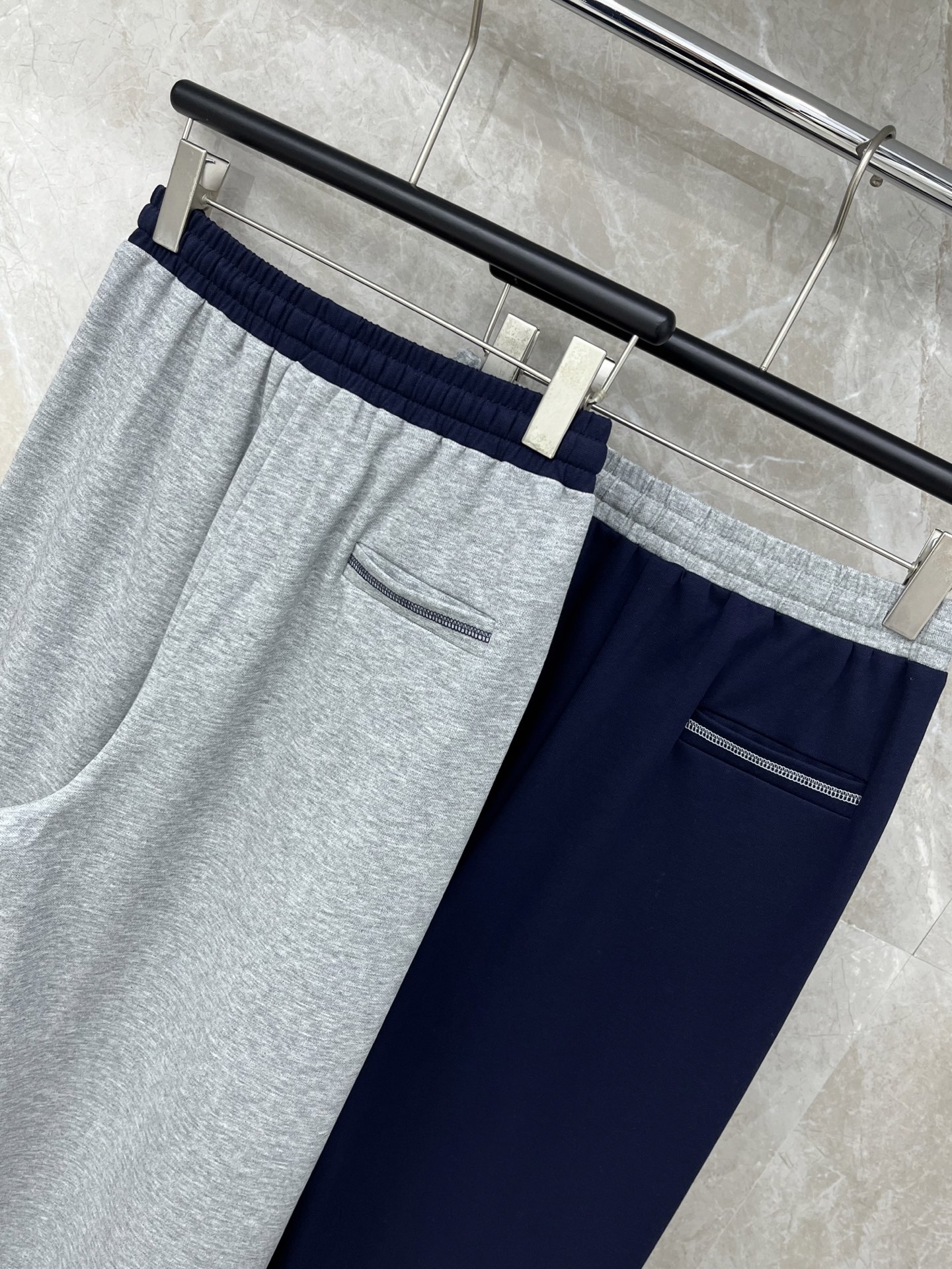 🛒𝐍𝐄𝐖 · 𝟐𝟎𝟐6/爆款现货【早春新款】设计师｜女神同款抽绳休闲裤这款裤子选用优质棉面料，工艺设计，