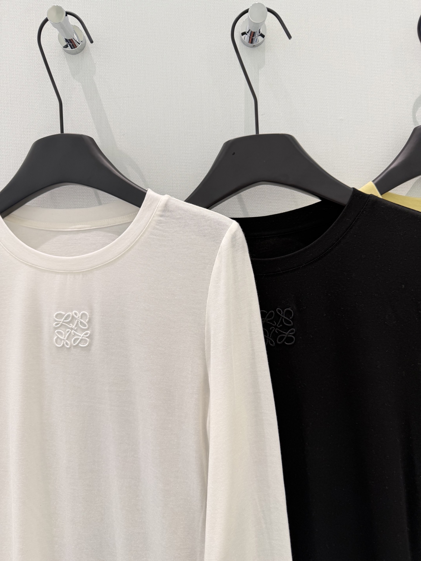 🛒𝐍𝐄𝐖 · 𝟐𝟎𝟐6/爆款现货设计师 原创｜2026新款天丝长袖打底衫云感舒适的系列！上身的触感谁穿谁