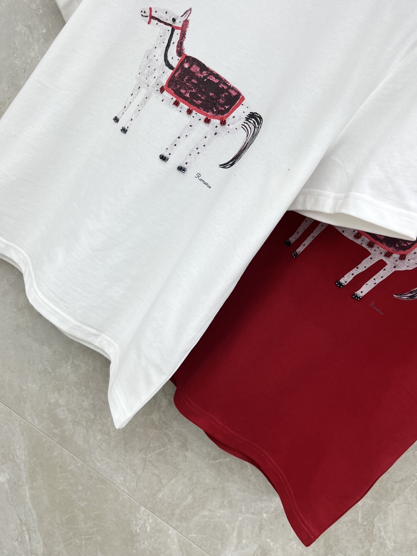 🛒𝐍𝐄𝐖 · 𝟐𝟎𝟐6/爆款现货原单品质 小众*｜26马年限定新品短袖T恤精致宽松版型上身巨显瘦！定制最