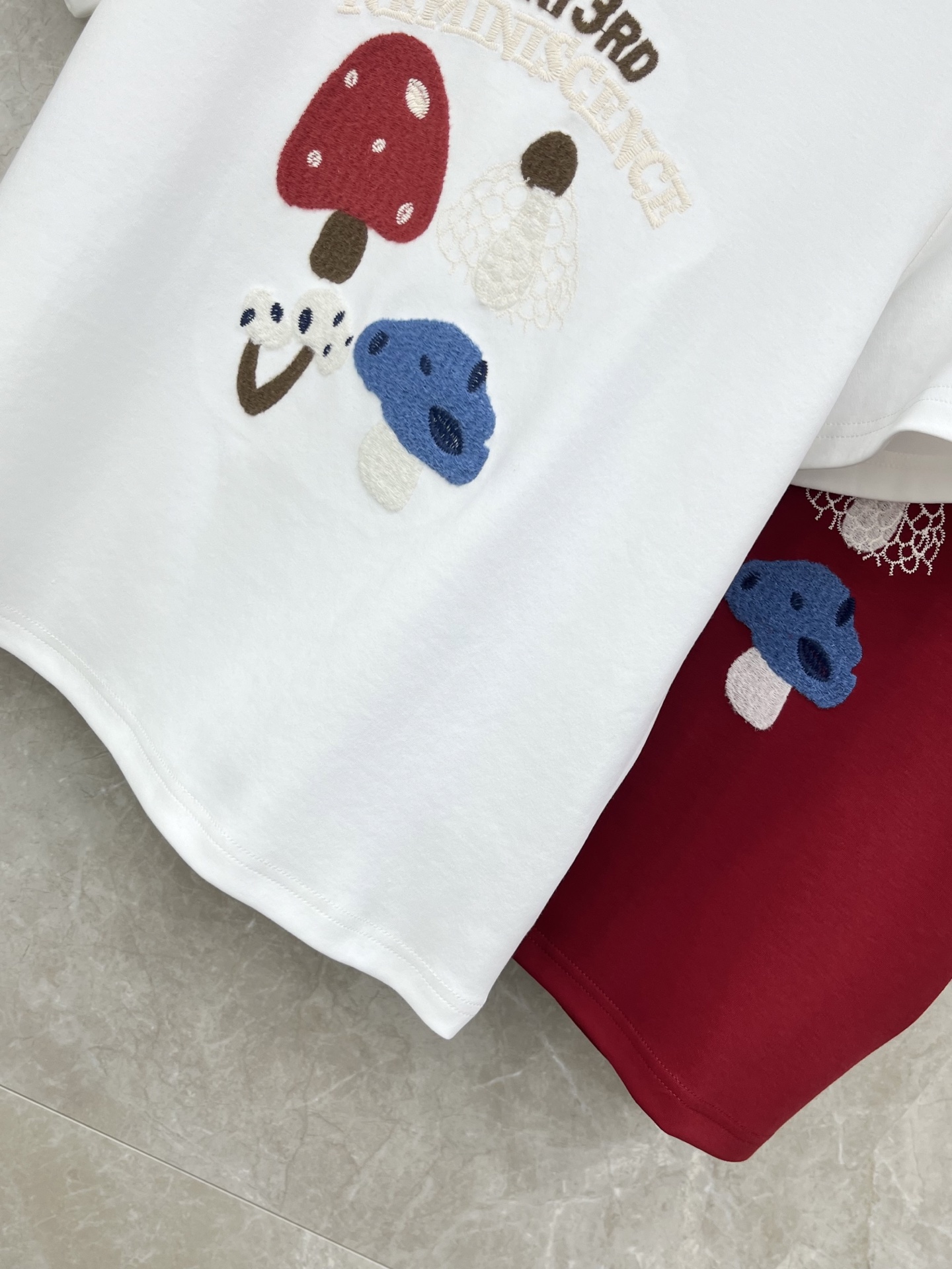 🛒𝐍𝐄𝐖 · 𝟐𝟎𝟐6/爆款现货原单品质 小众*｜26新品植绒刺绣短袖T恤精致宽松版型上身巨显瘦！定制最