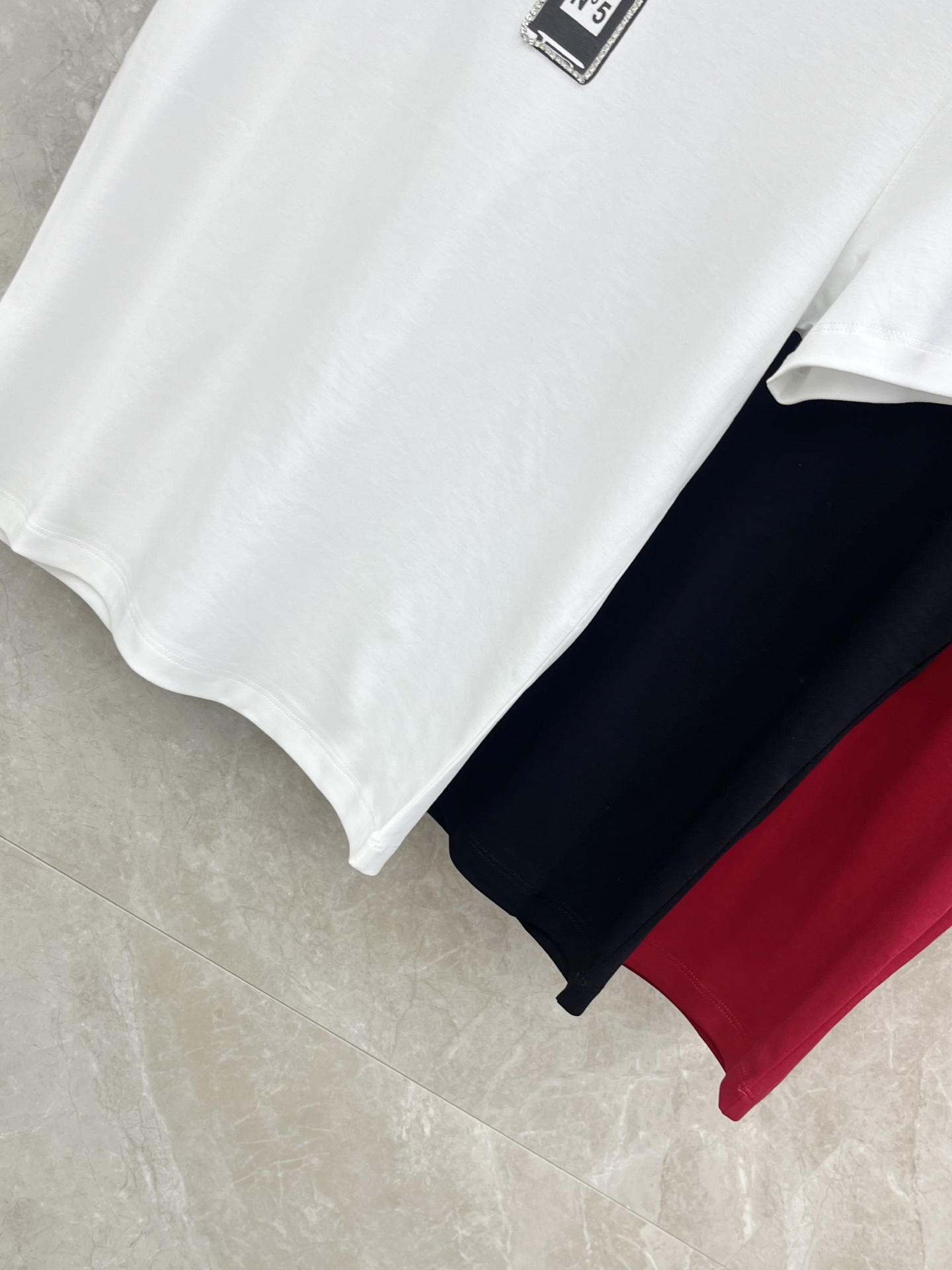 🛒𝐍𝐄𝐖 · 𝟐𝟎𝟐6/爆款现货原单品质 Cha *｜26新品订钻短袖T恤精致宽松版型上身巨显瘦！男女同