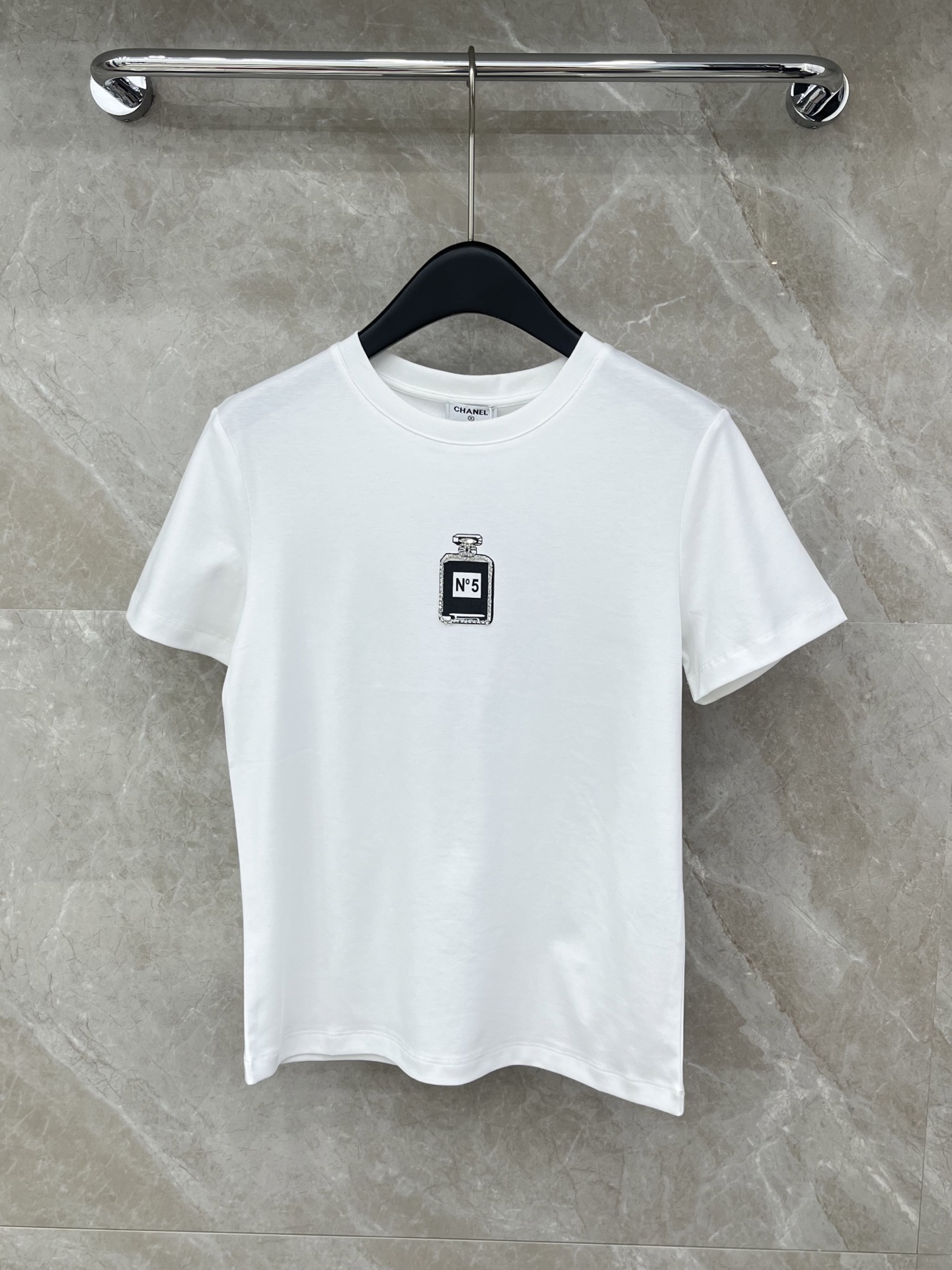 🛒𝐍𝐄𝐖 · 𝟐𝟎𝟐6/爆款现货原单品质 Cha *｜26新品订钻短袖T恤精致宽松版型上身巨显瘦！男女同