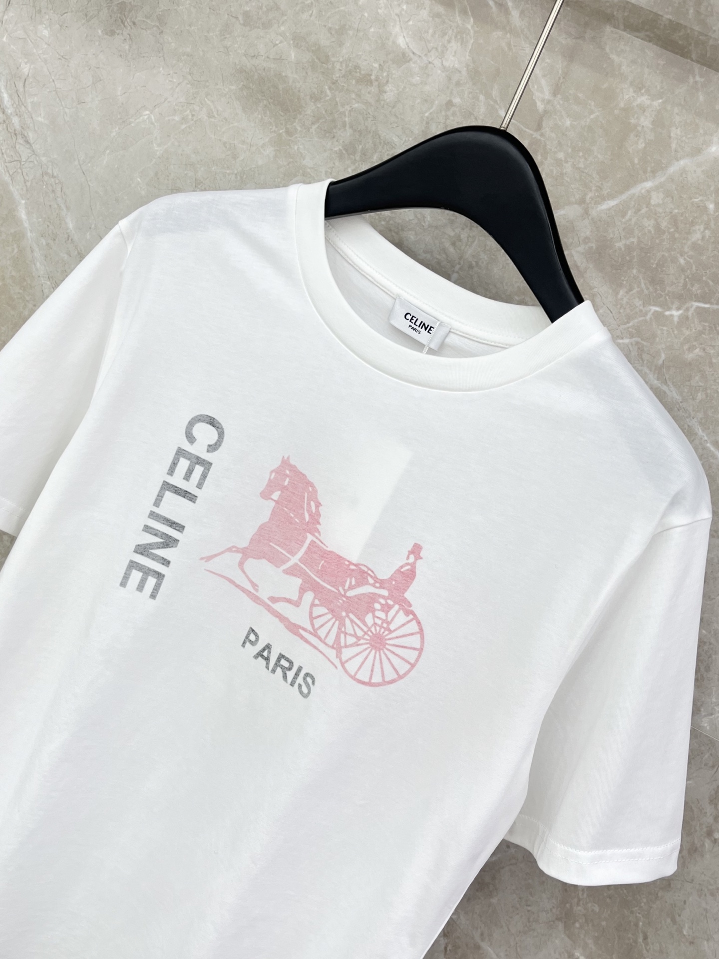 🛒𝐍𝐄𝐖 · 𝟐𝟎𝟐6/爆款现货原单品质 Celi *｜26新品印花短袖T恤精致宽松版型上身巨显瘦！男女