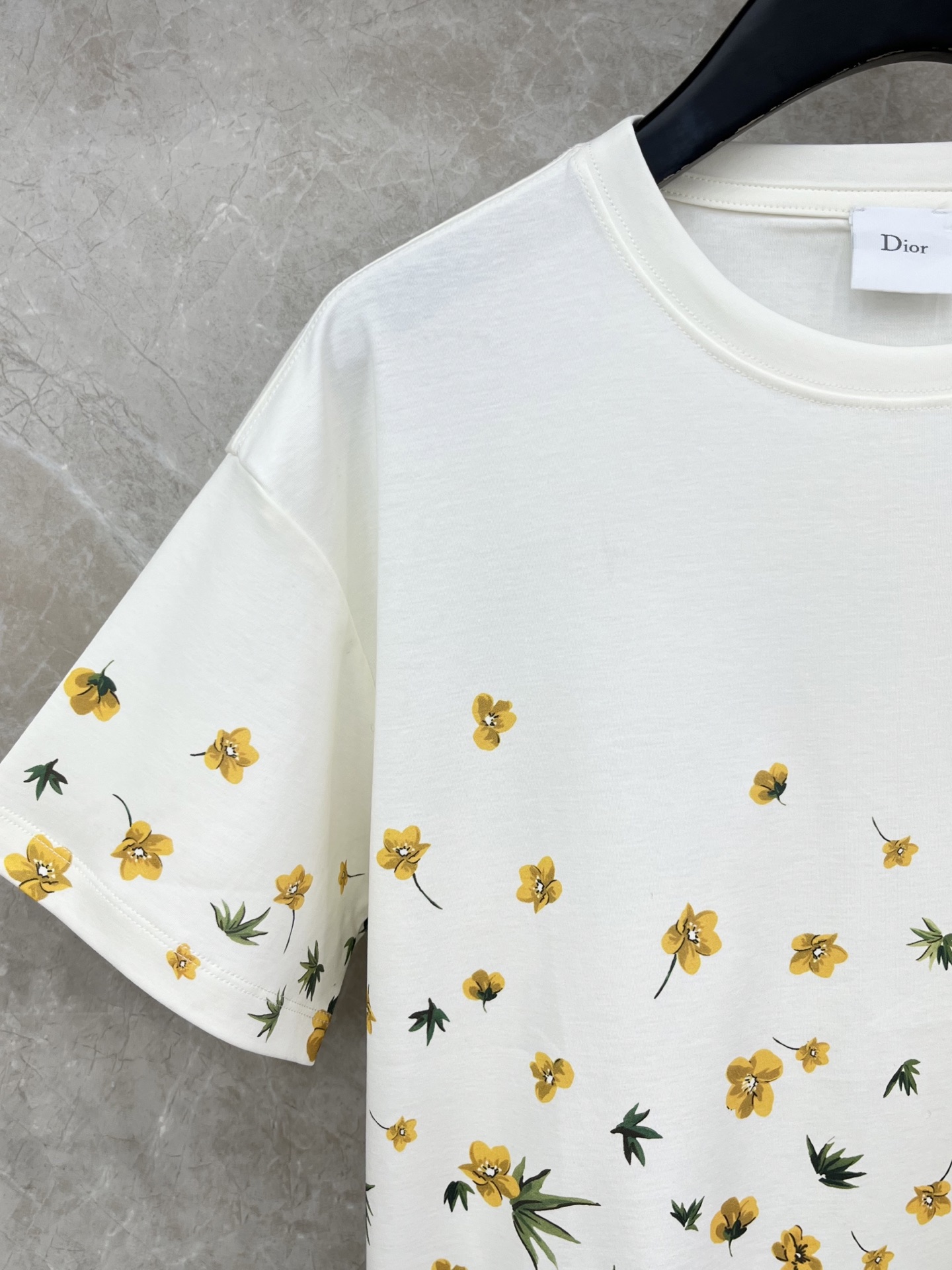 🛒𝐍𝐄𝐖 · 𝟐𝟎𝟐6/爆款现货原单品质 Dio *｜26新品印花刺绣短袖T恤精致宽松版型上身巨显瘦！男