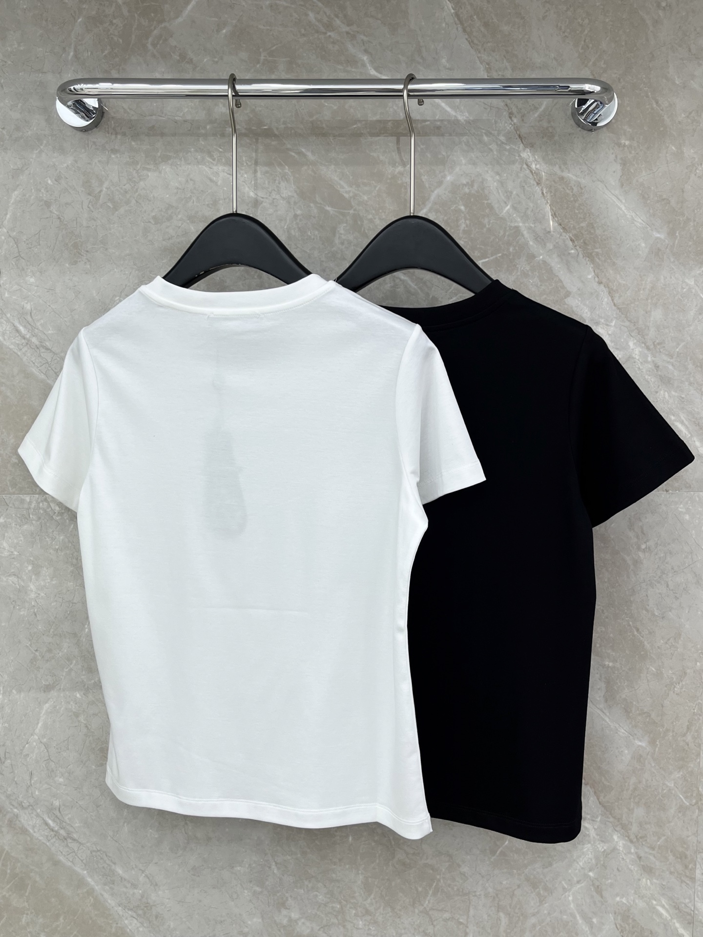 🛒𝐍𝐄𝐖 · 𝟐𝟎𝟐6/爆款现货原单品质 克罗星 *｜26新品印花短袖T恤精致宽松版型上身巨显瘦！男女同