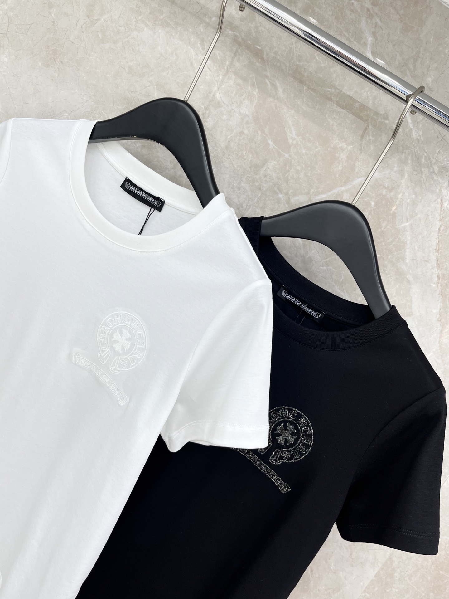 🛒𝐍𝐄𝐖 · 𝟐𝟎𝟐6/爆款现货原单品质 克罗星 *｜26新品印花短袖T恤精致宽松版型上身巨显瘦！男女同