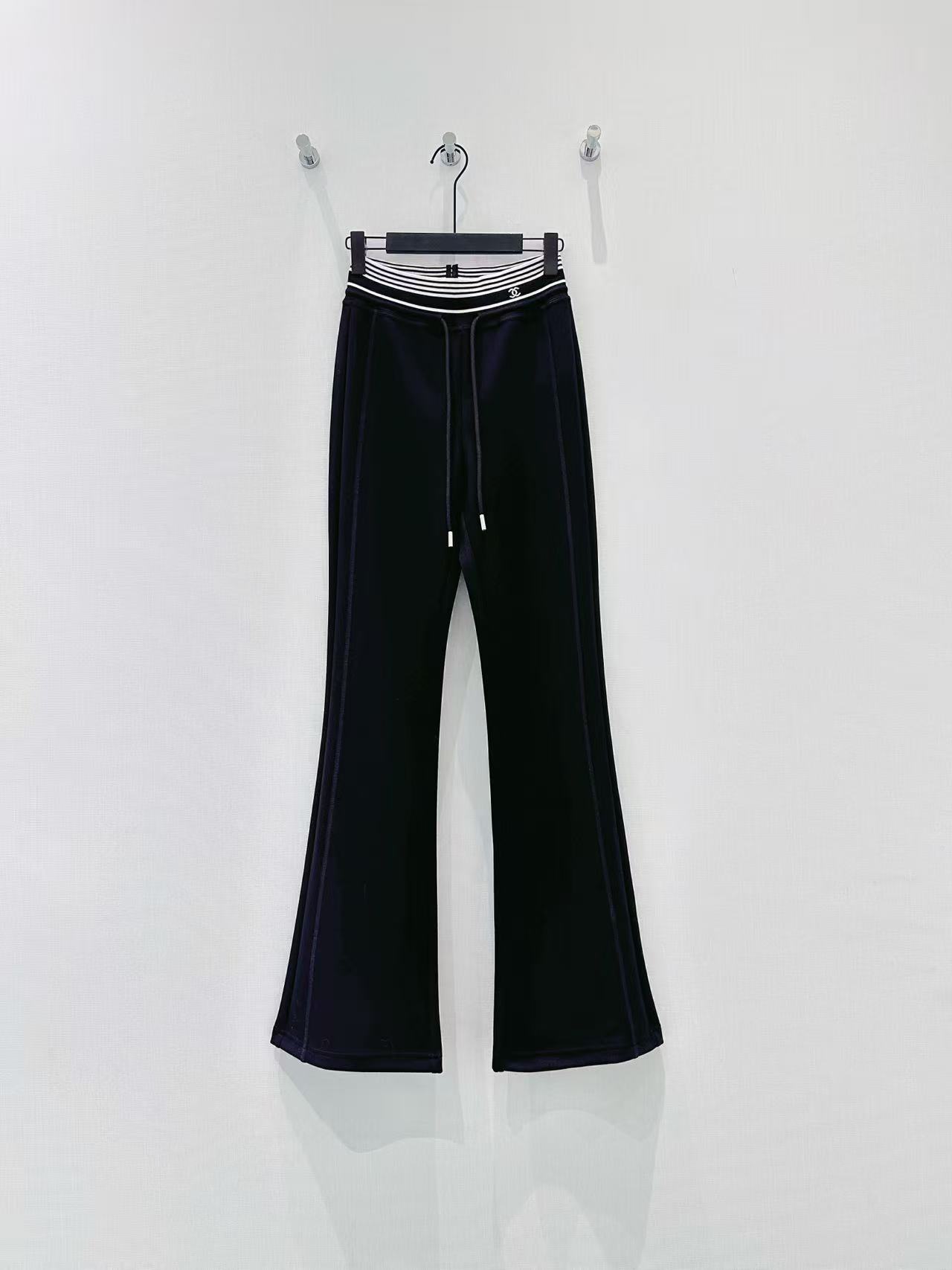 🛒𝐍𝐄𝐖 · 𝟐𝟎𝟐6/爆款现货设计师 原创｜26新品微喇抽绳休闲裤！定制版型 极简主义法式优雅的气质风