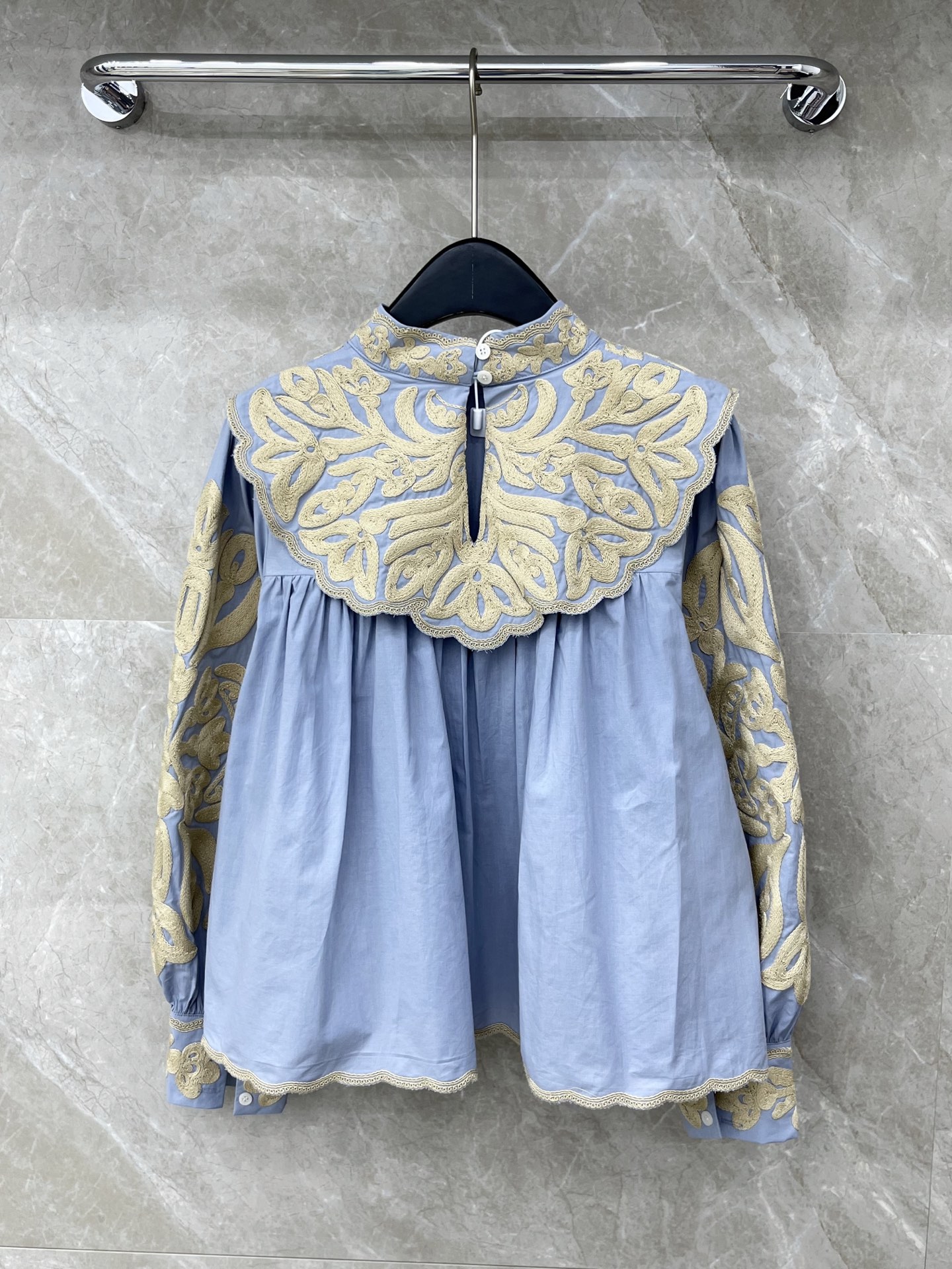 🛒𝐍𝐄𝐖 · 𝟐𝟎𝟐6/爆款现货原单品质 小众*｜2026新品长袖水溶刺绣衬衫灯笼袖设计 A字百褶版型 