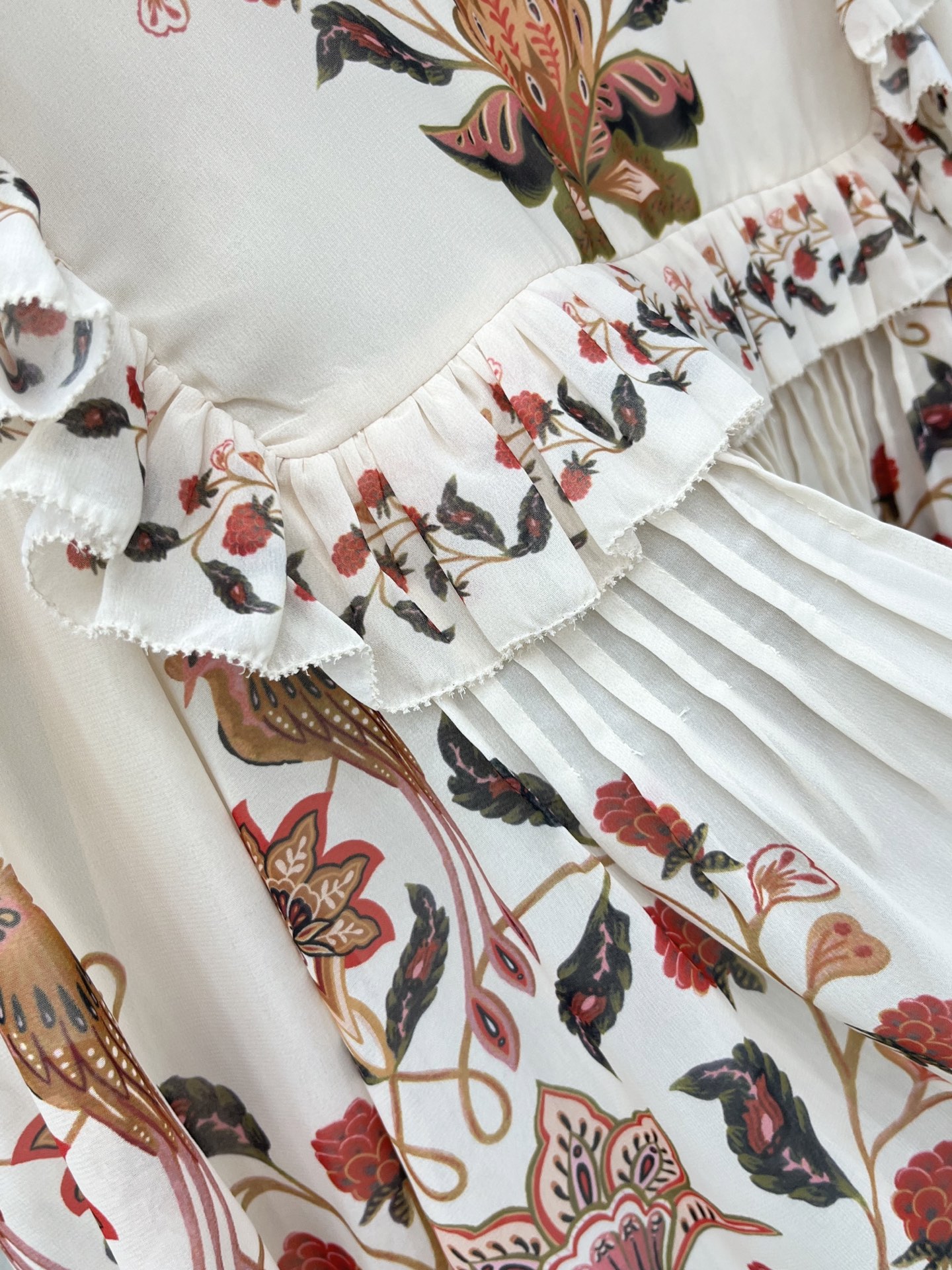 🛒𝐍𝐄𝐖 · 𝟐𝟎𝟐6/爆款现货原单品质 小众*｜2026新品长袖花边印花衬衫灯笼袖设计 A字百褶版型 