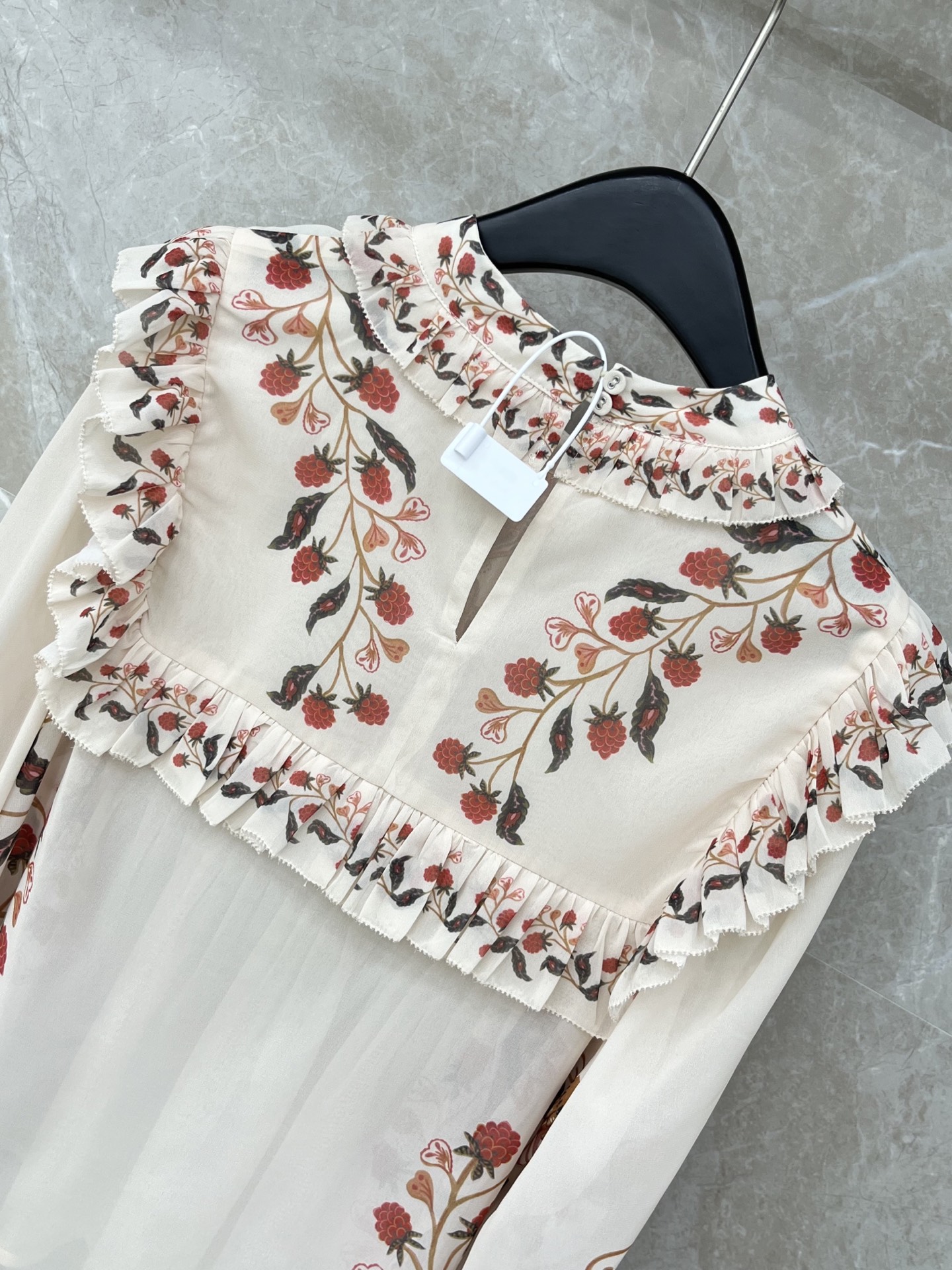 🛒𝐍𝐄𝐖 · 𝟐𝟎𝟐6/爆款现货原单品质 小众*｜2026新品长袖花边印花衬衫灯笼袖设计 A字百褶版型 