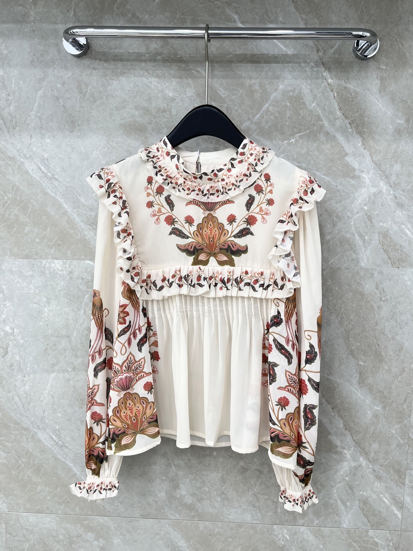 🛒𝐍𝐄𝐖 · 𝟐𝟎𝟐6/爆款现货原单品质 小众*｜2026新品长袖花边印花衬衫灯笼袖设计 A字百褶版型 