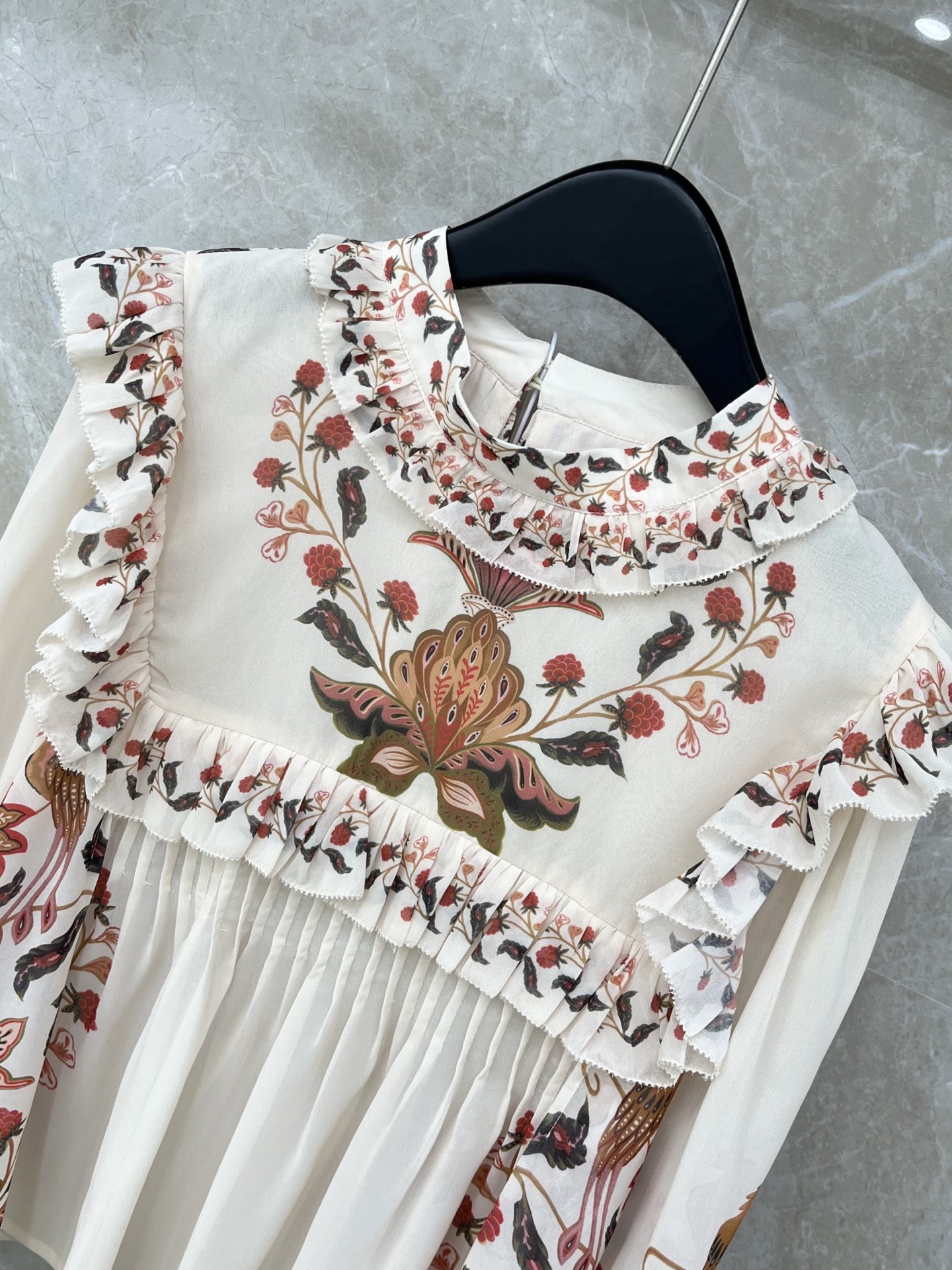 🛒𝐍𝐄𝐖 · 𝟐𝟎𝟐6/爆款现货原单品质 小众*｜2026新品长袖花边印花衬衫灯笼袖设计 A字百褶版型 