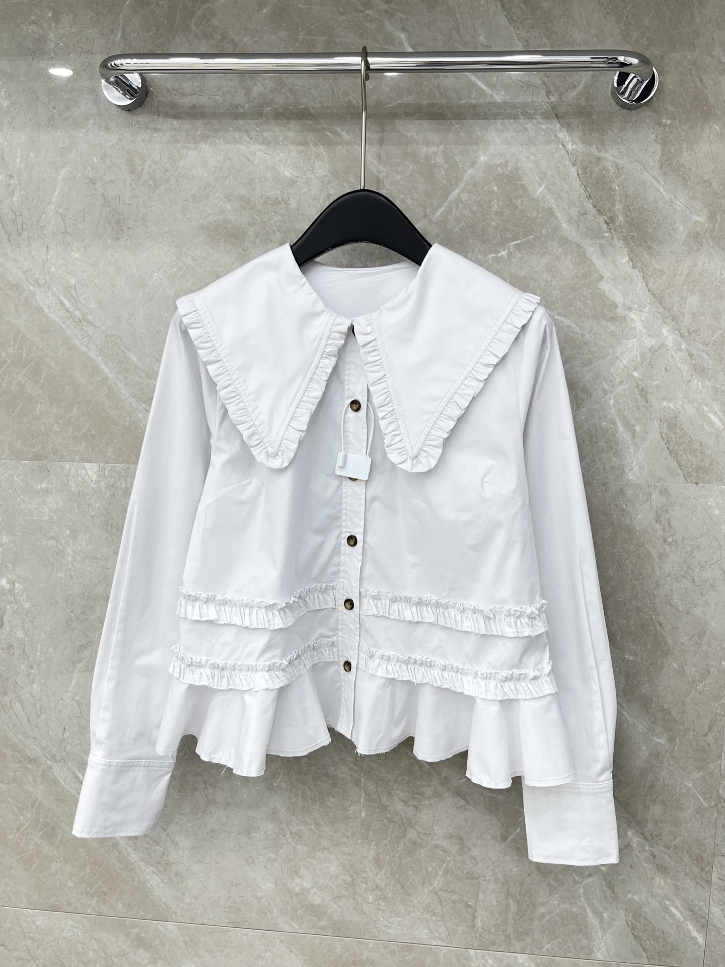 🛒𝐍𝐄𝐖 · 𝟐𝟎𝟐6/爆款现货原单品质 小众*｜2026新品长袖法式衬衫大翻领花边设计 高级肌理细腻 