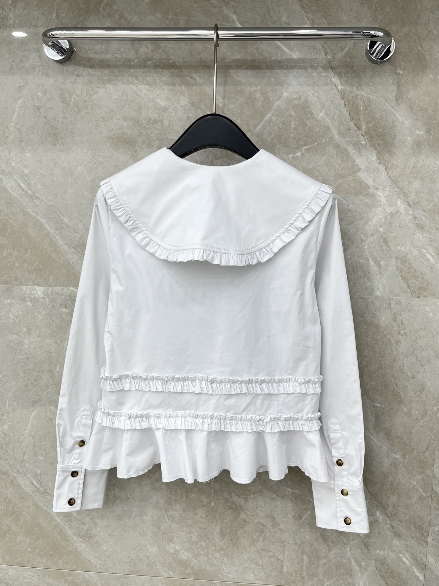 🛒𝐍𝐄𝐖 · 𝟐𝟎𝟐6/爆款现货原单品质 小众*｜2026新品长袖法式衬衫大翻领花边设计 高级肌理细腻 