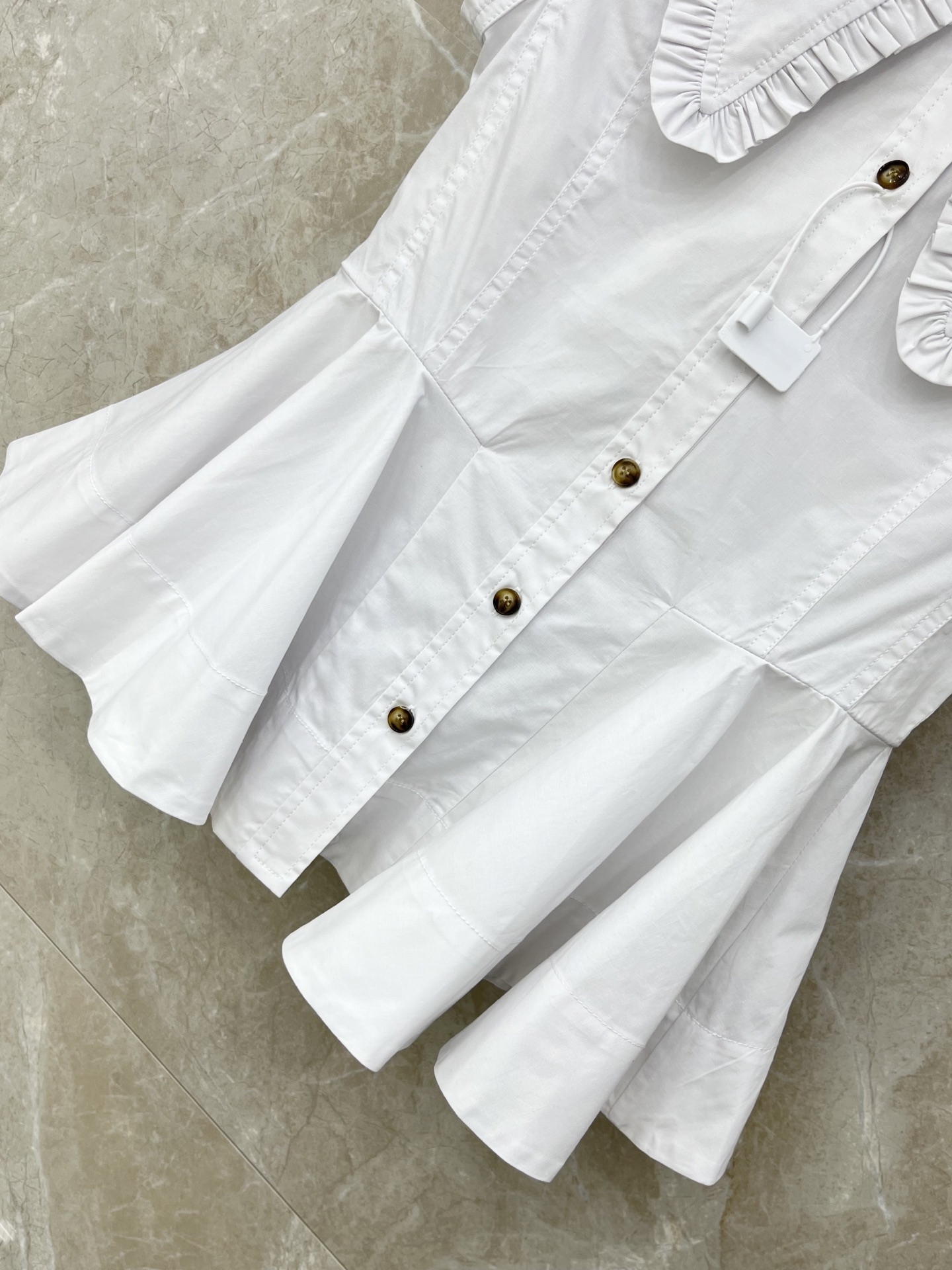 🛒𝐍𝐄𝐖 · 𝟐𝟎𝟐6/爆款现货原单品质 小众*｜2026新品短袖法式衬衫大翻领花边设计 高级肌理细腻 