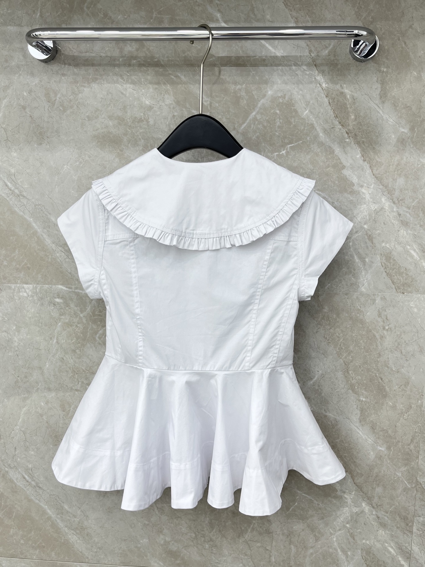 🛒𝐍𝐄𝐖 · 𝟐𝟎𝟐6/爆款现货原单品质 小众*｜2026新品短袖法式衬衫大翻领花边设计 高级肌理细腻 