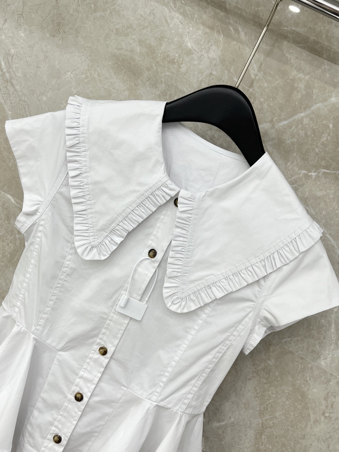 🛒𝐍𝐄𝐖 · 𝟐𝟎𝟐6/爆款现货原单品质 小众*｜2026新品短袖法式衬衫大翻领花边设计 高级肌理细腻 