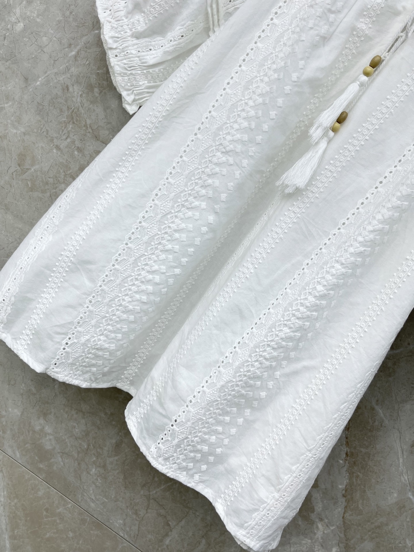 🛒𝐍𝐄𝐖 · 𝟐𝟎𝟐6/爆款现货原单品质 小众*｜2026新品水溶绣花镂空衬衫灯笼袖设计 精致刺绣，高级