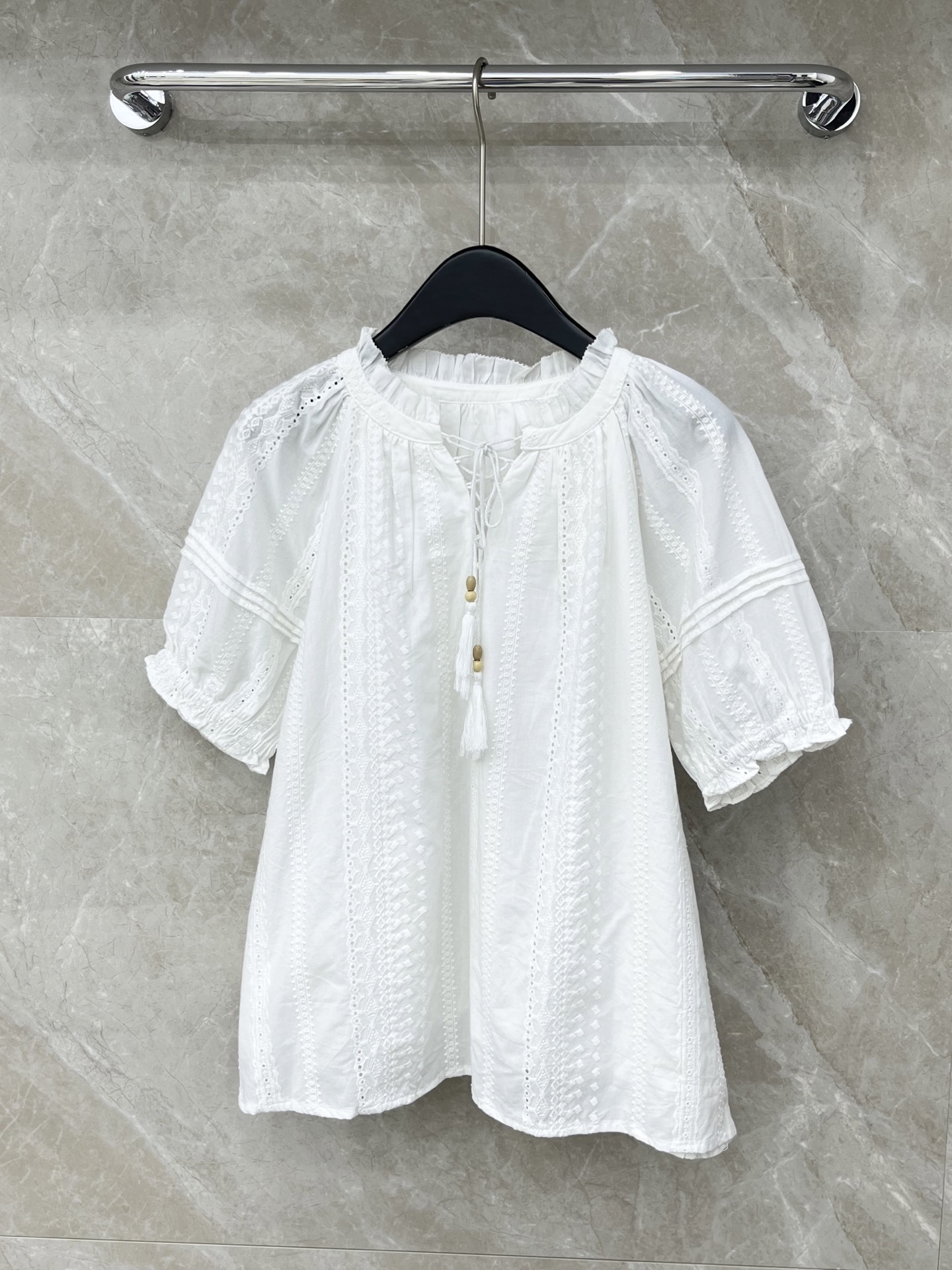 🛒𝐍𝐄𝐖 · 𝟐𝟎𝟐6/爆款现货原单品质 小众*｜2026新品水溶绣花镂空衬衫灯笼袖设计 精致刺绣，高级