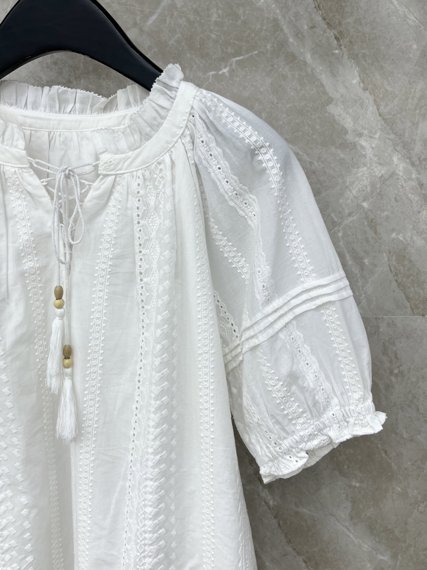 🛒𝐍𝐄𝐖 · 𝟐𝟎𝟐6/爆款现货原单品质 小众*｜2026新品水溶绣花镂空衬衫灯笼袖设计 精致刺绣，高级