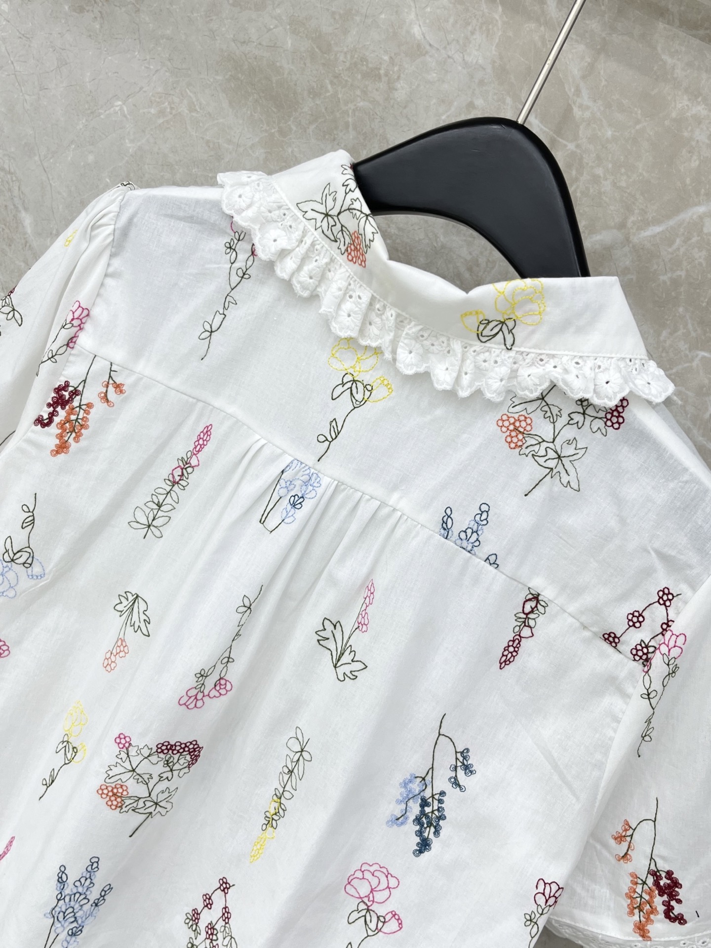 🛒𝐍𝐄𝐖 · 𝟐𝟎𝟐6/爆款现货原单品质 小众*｜2026新品水溶绣花拼接刺绣衬衫娃娃领设计 精致刺绣，