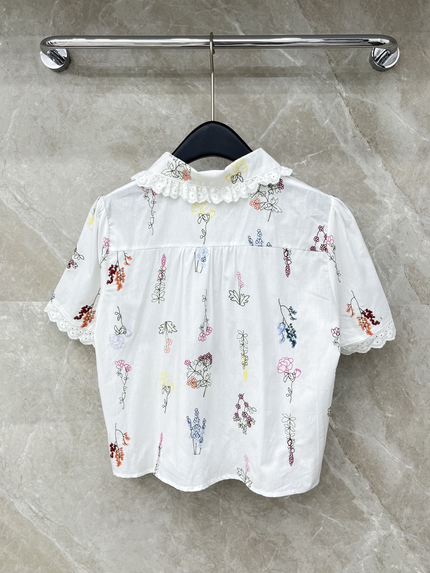 🛒𝐍𝐄𝐖 · 𝟐𝟎𝟐6/爆款现货原单品质 小众*｜2026新品水溶绣花拼接刺绣衬衫娃娃领设计 精致刺绣，