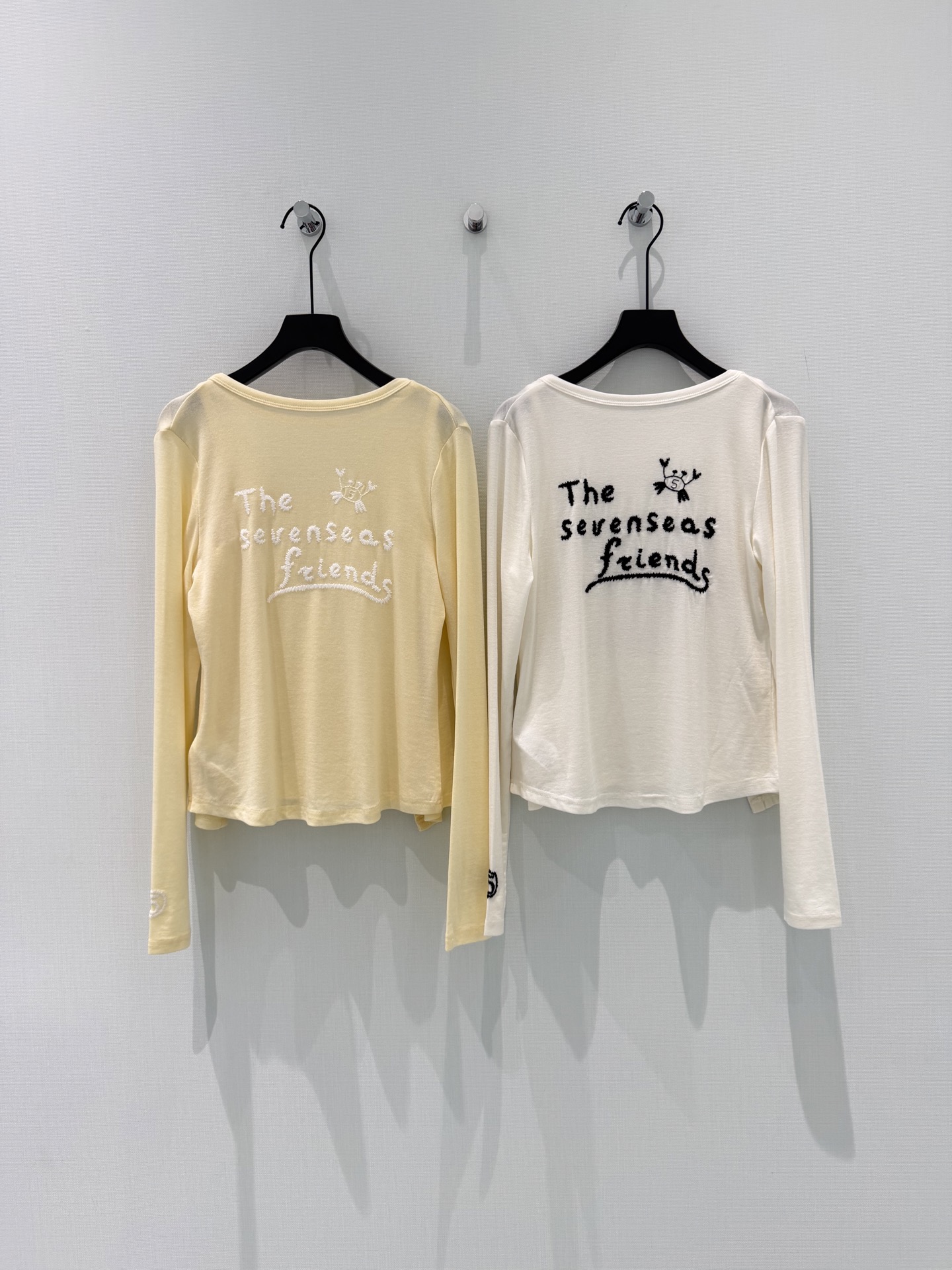 🛒𝐍𝐄𝐖 · 𝟐𝟎𝟐6/爆款现货设计师 原创｜2026新款天丝羊毛两件套云感舒适的系列！上身的触感谁穿谁