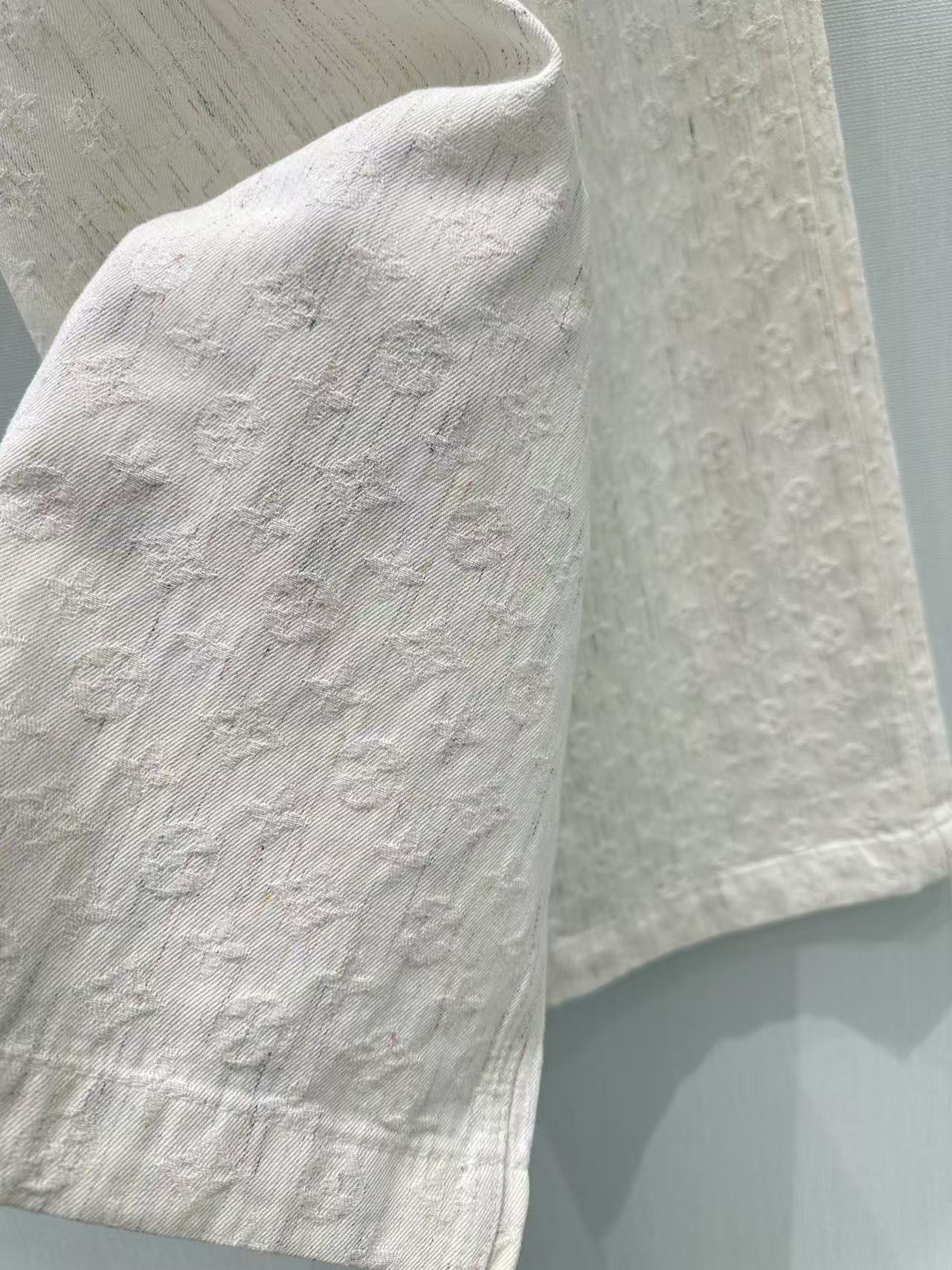 🛒𝐍𝐄𝐖 · 𝟐𝟎𝟐6/爆款现货【早春新款】原创｜定制老花提花牛仔裤采用高端定制面料，牛仔穿起来非常舒适