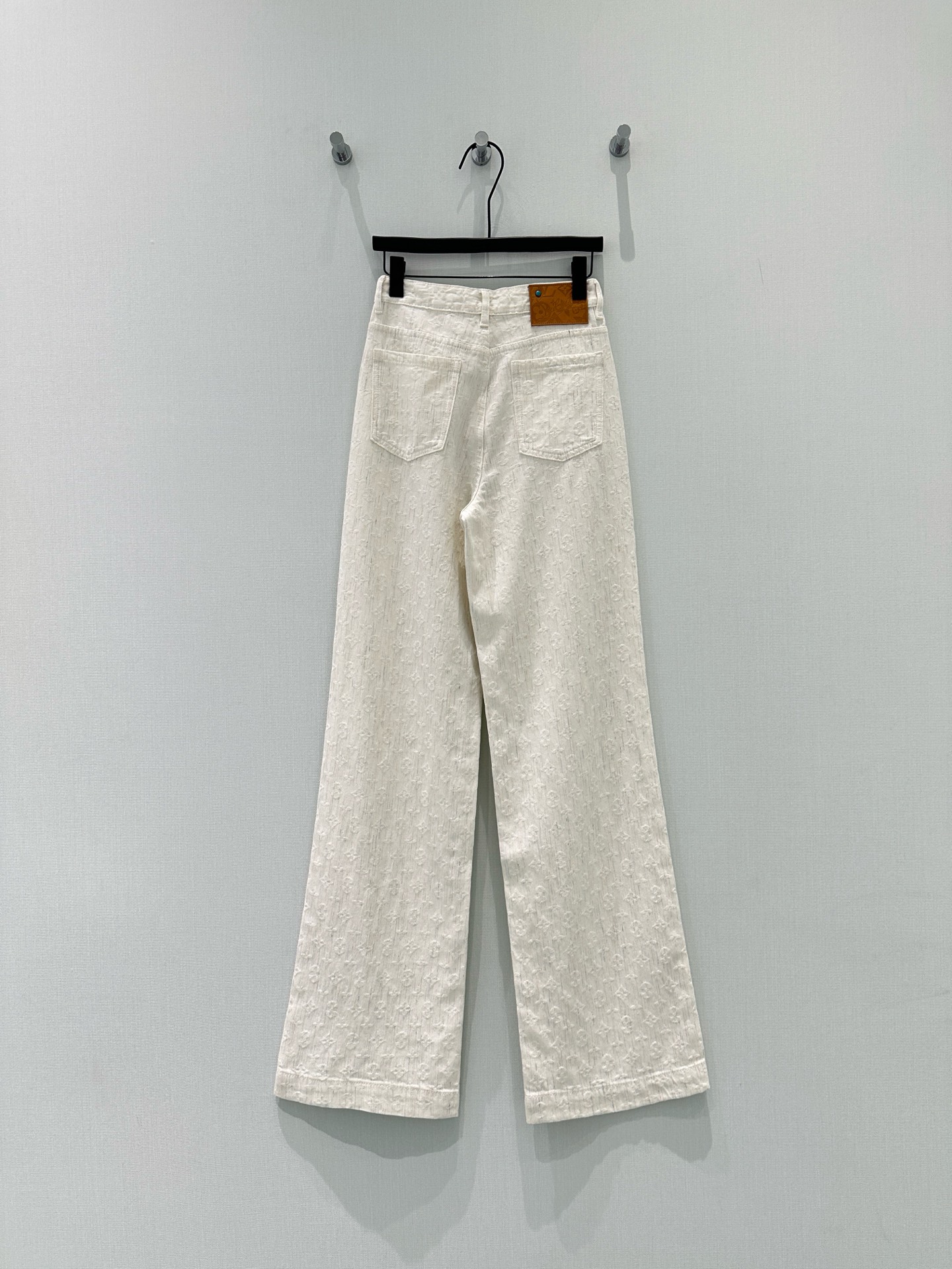 🛒𝐍𝐄𝐖 · 𝟐𝟎𝟐6/爆款现货【早春新款】原创｜定制老花提花牛仔裤采用高端定制面料，牛仔穿起来非常舒适