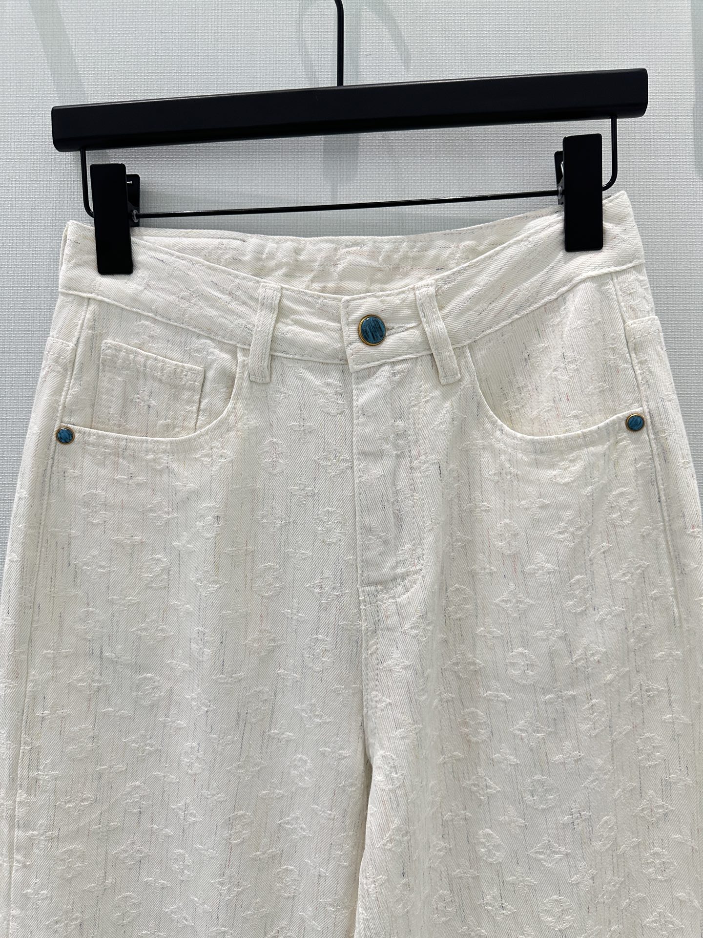 🛒𝐍𝐄𝐖 · 𝟐𝟎𝟐6/爆款现货【早春新款】原创｜定制老花提花牛仔裤采用高端定制面料，牛仔穿起来非常舒适