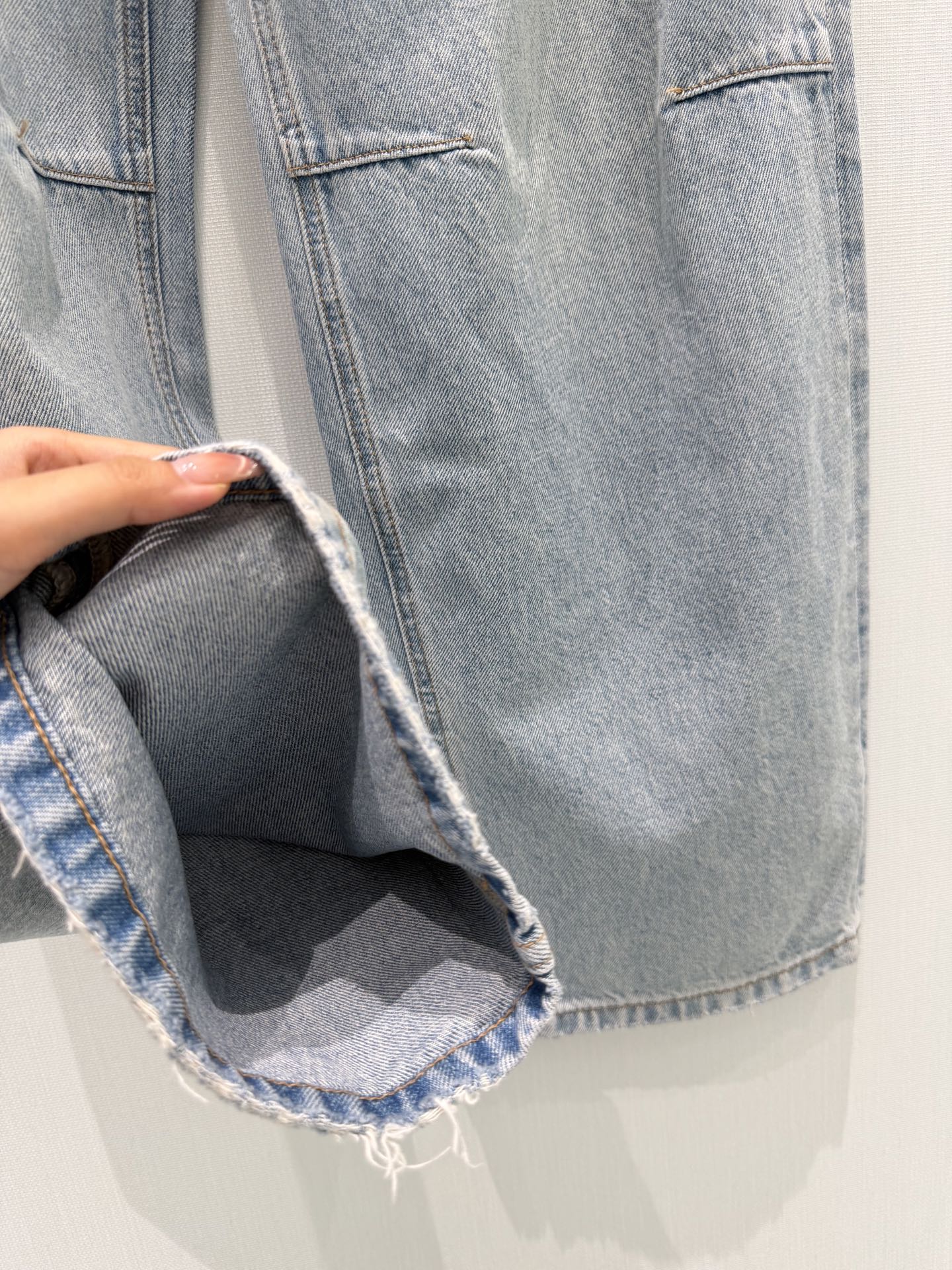 🛒𝐍𝐄𝐖 · 𝟐𝟎𝟐6/爆款现货【早春新款】原创｜定制前置腰带扣牛仔裤采用高端定制面料，牛仔穿起来非常舒