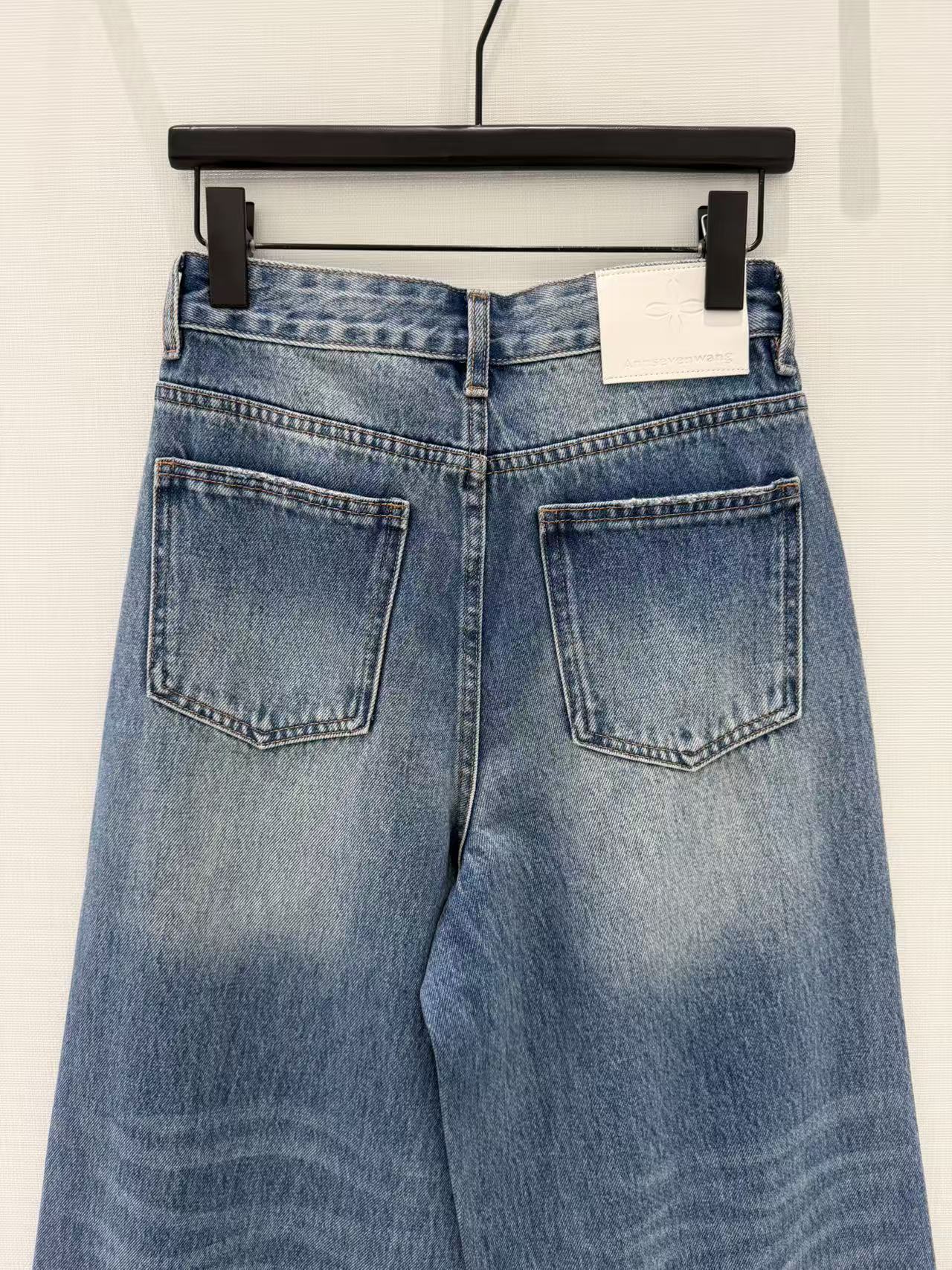 🛒𝐍𝐄𝐖 · 𝟐𝟎𝟐6/爆款现货【早春新款】原创｜定制雪花直筒牛仔裤采用高端定制面料，牛仔穿起来非常舒适