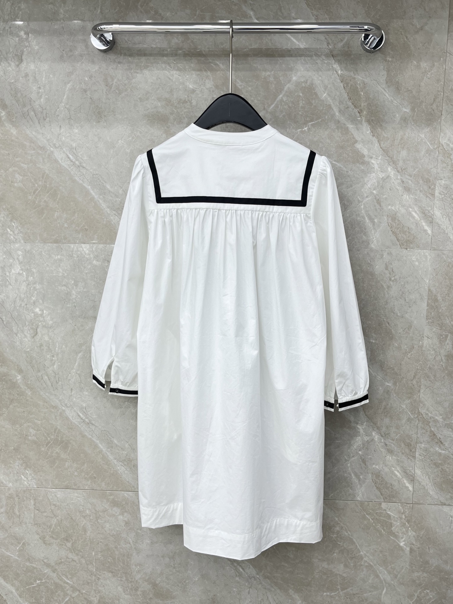 🛒𝐍𝐄𝐖 · 𝟐𝟎𝟐6/爆款现货原单品质 小众*｜2026新品衬衫连衣裙灯笼袖设计 精致黑白色系，高级肌