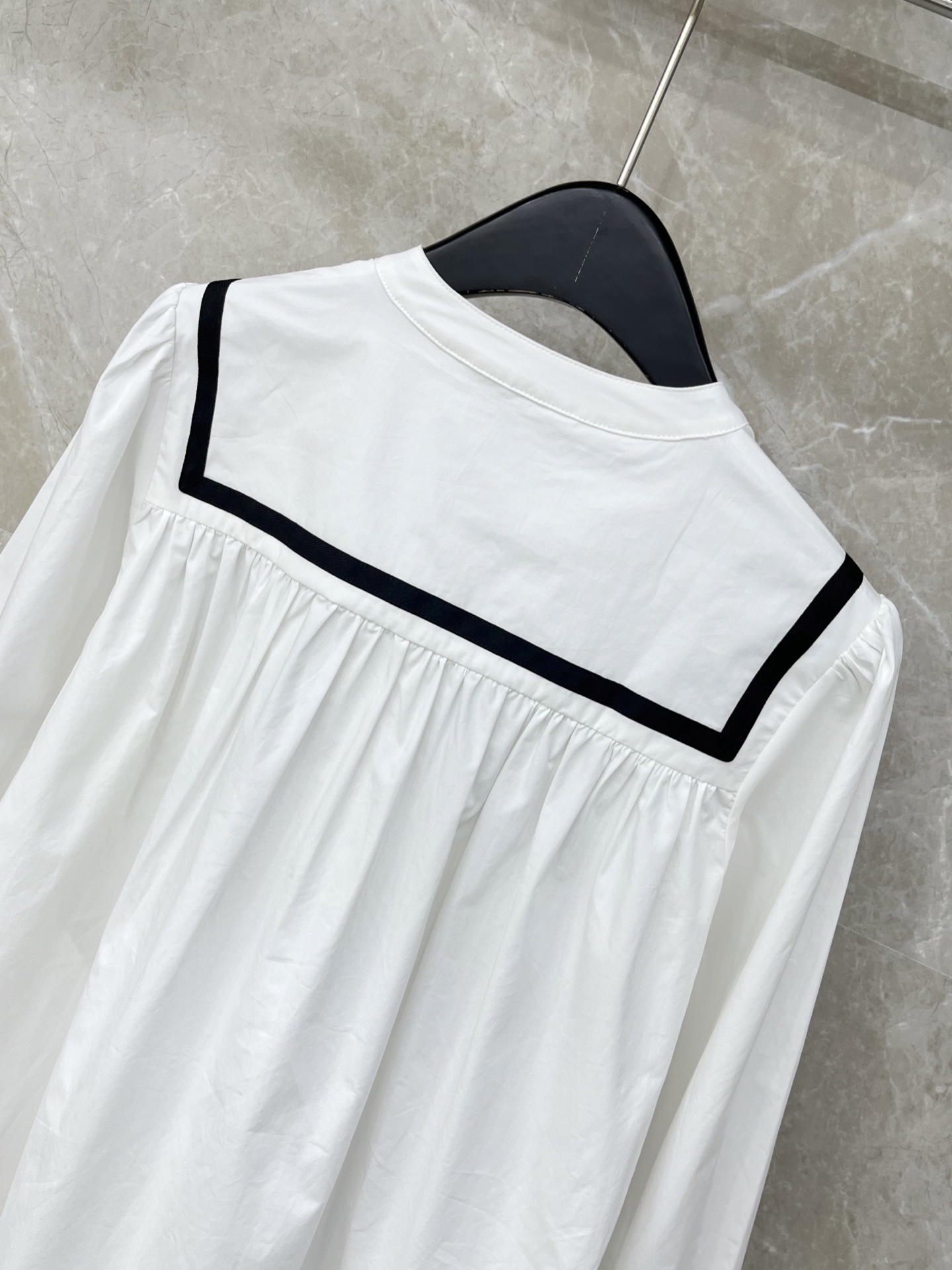 🛒𝐍𝐄𝐖 · 𝟐𝟎𝟐6/爆款现货原单品质 小众*｜2026新品衬衫连衣裙灯笼袖设计 精致黑白色系，高级肌