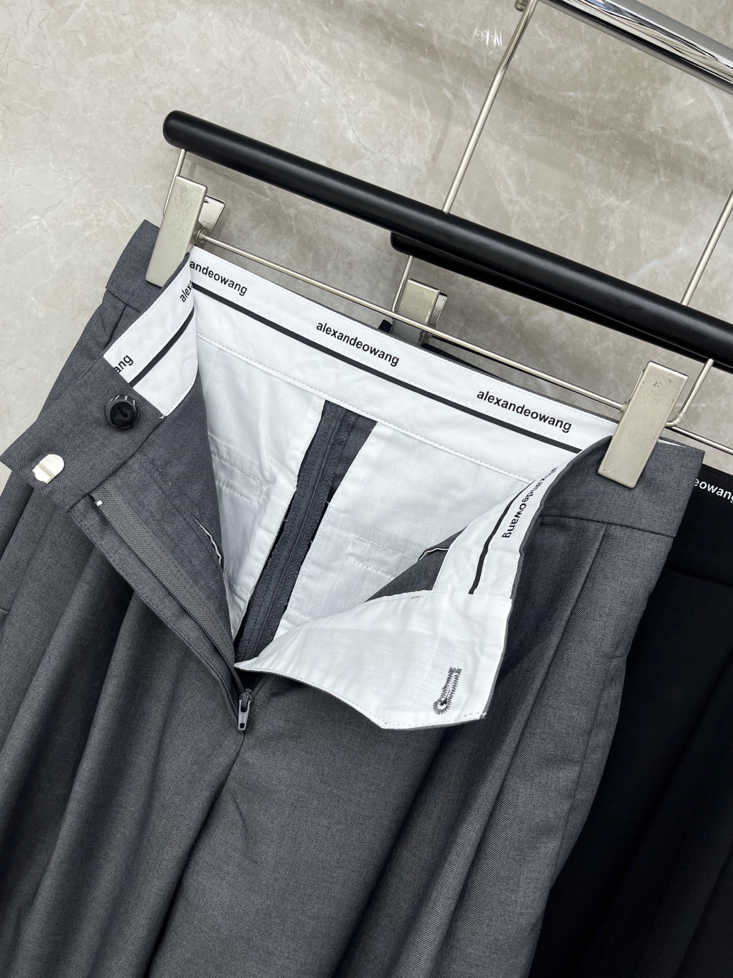 🛒𝐍𝐄𝐖 · 𝟐𝟎𝟐6/爆款现货设计师 原创｜26新款翻边字母印花休闲西裤【改动字母 介意勿拍】颜色百搭