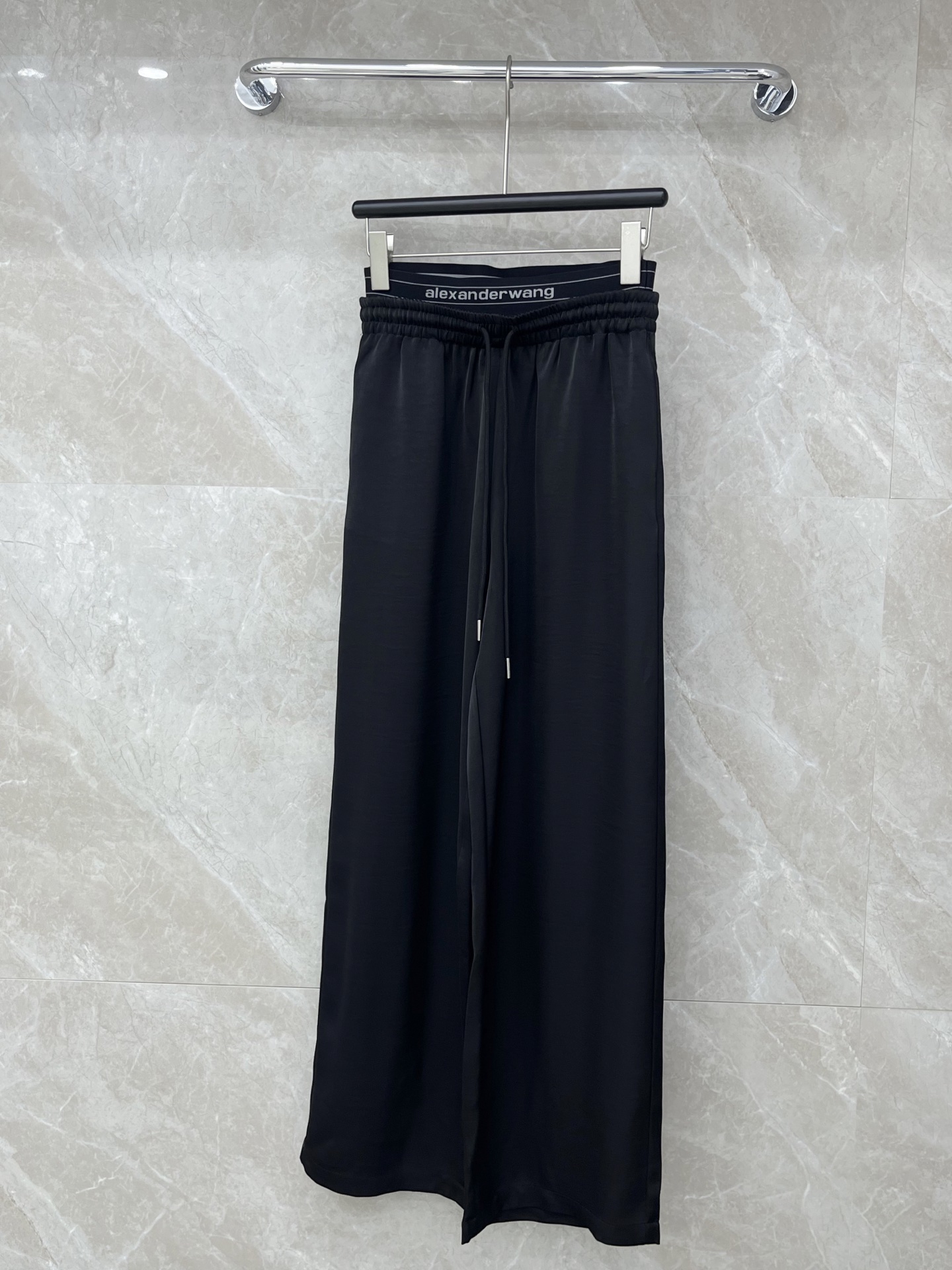 🛒𝐍𝐄𝐖 · 𝟐𝟎𝟐6/爆款现货设计师 Alex*｜26新款双腰头织带字母休闲裤颜色百搭高级 尽显高级随