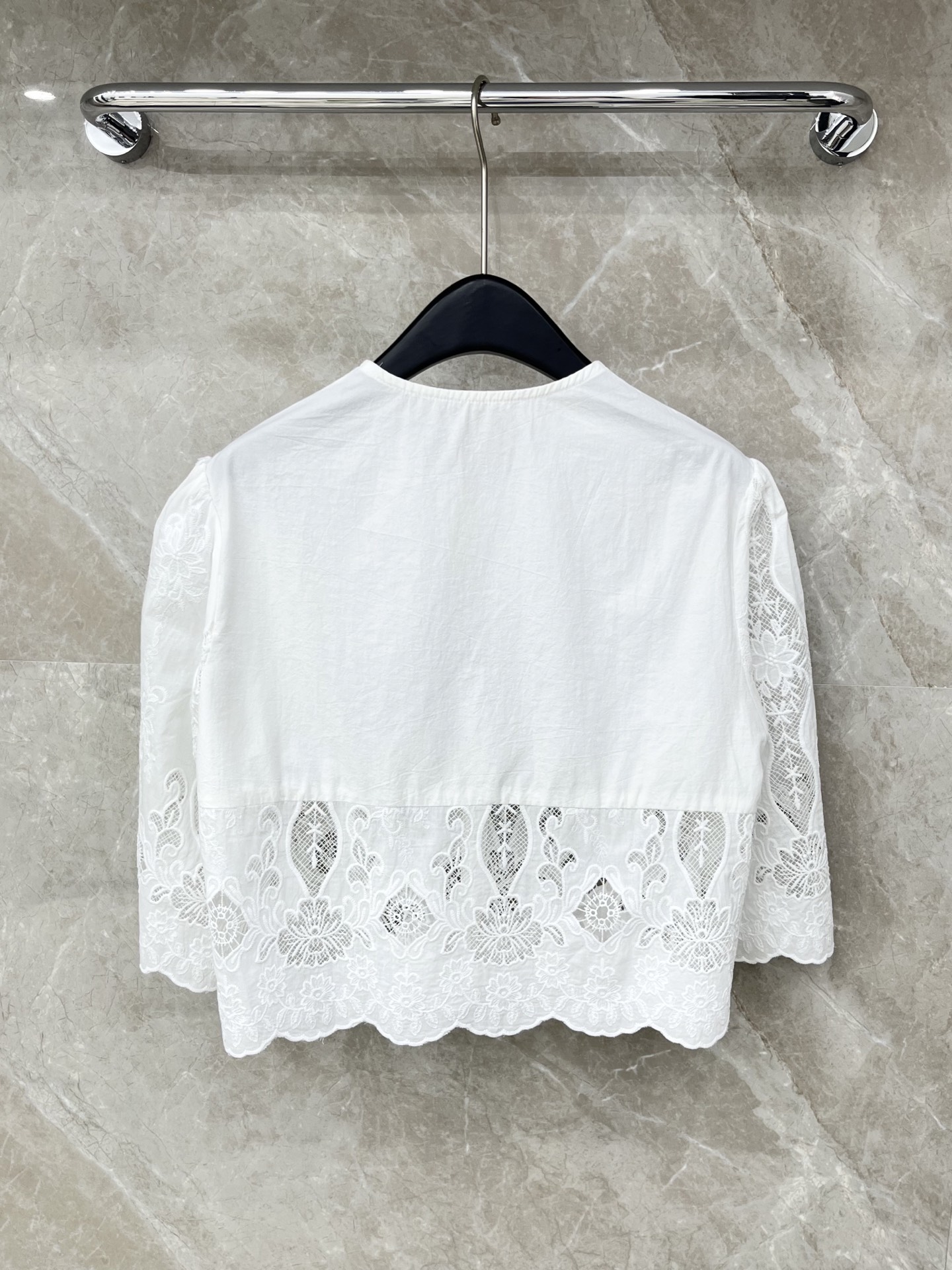 🛒𝐍𝐄𝐖 · 𝟐𝟎𝟐6/爆款现货原单品质 小众*｜2026新品水溶绣花镂空拼接衬衫灯笼袖设计 精致刺绣，