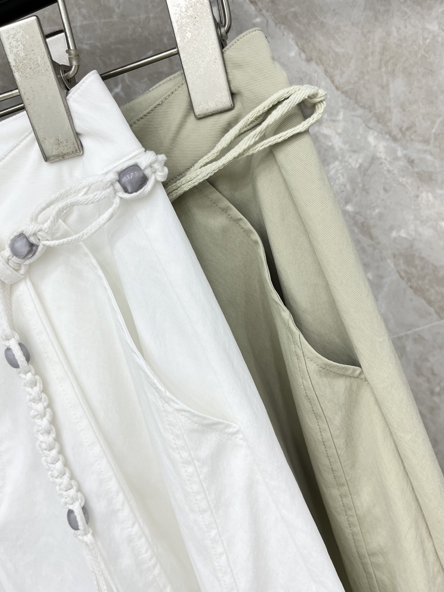 🛒𝐍𝐄𝐖 · 𝟐𝟎𝟐6/爆款现货设计师 原创｜26新款腰链休闲裤颜色百搭高级 尽显高级随意感 视觉盛宴 