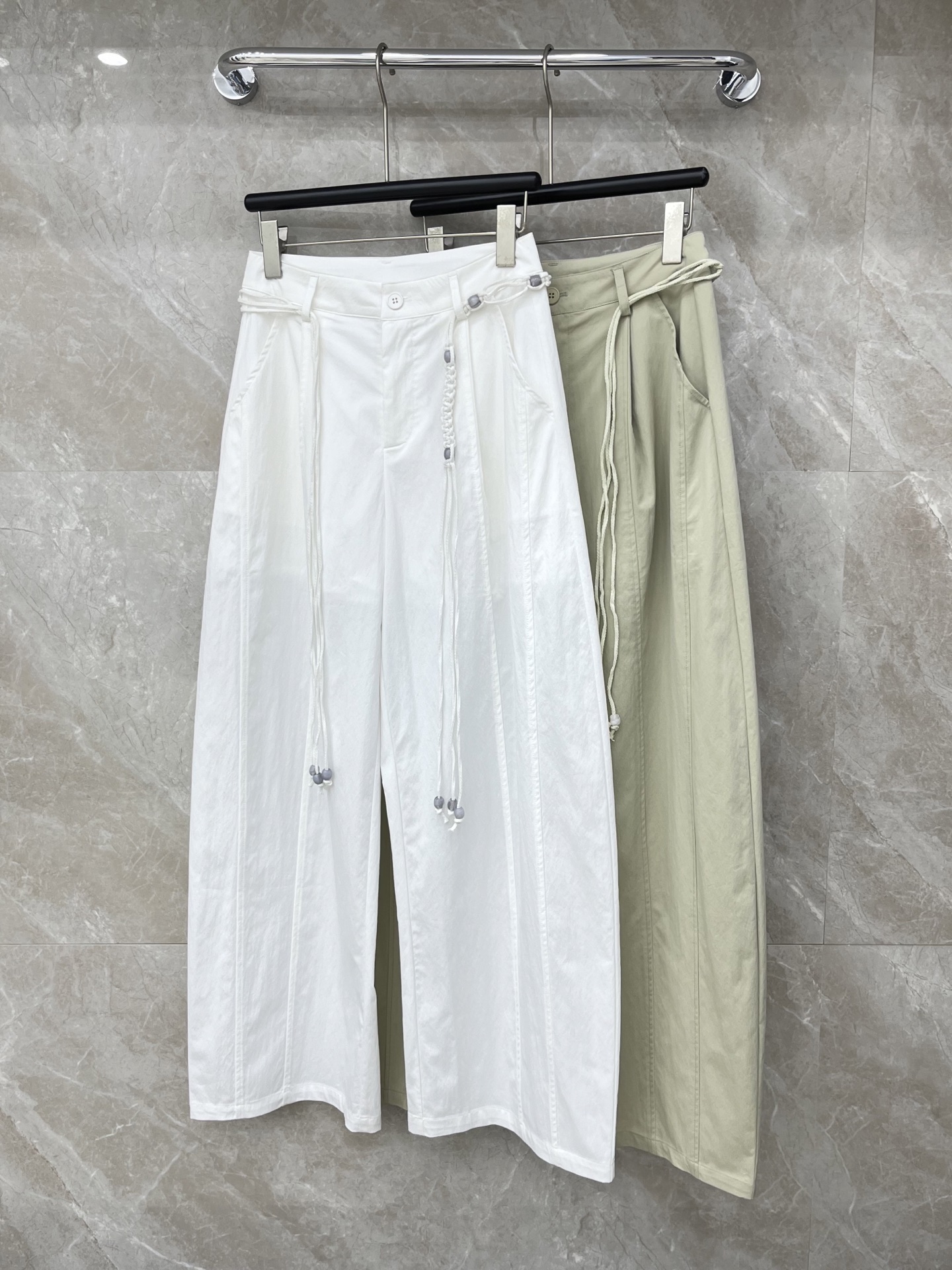 🛒𝐍𝐄𝐖 · 𝟐𝟎𝟐6/爆款现货设计师 原创｜26新款腰链休闲裤颜色百搭高级 尽显高级随意感 视觉盛宴 