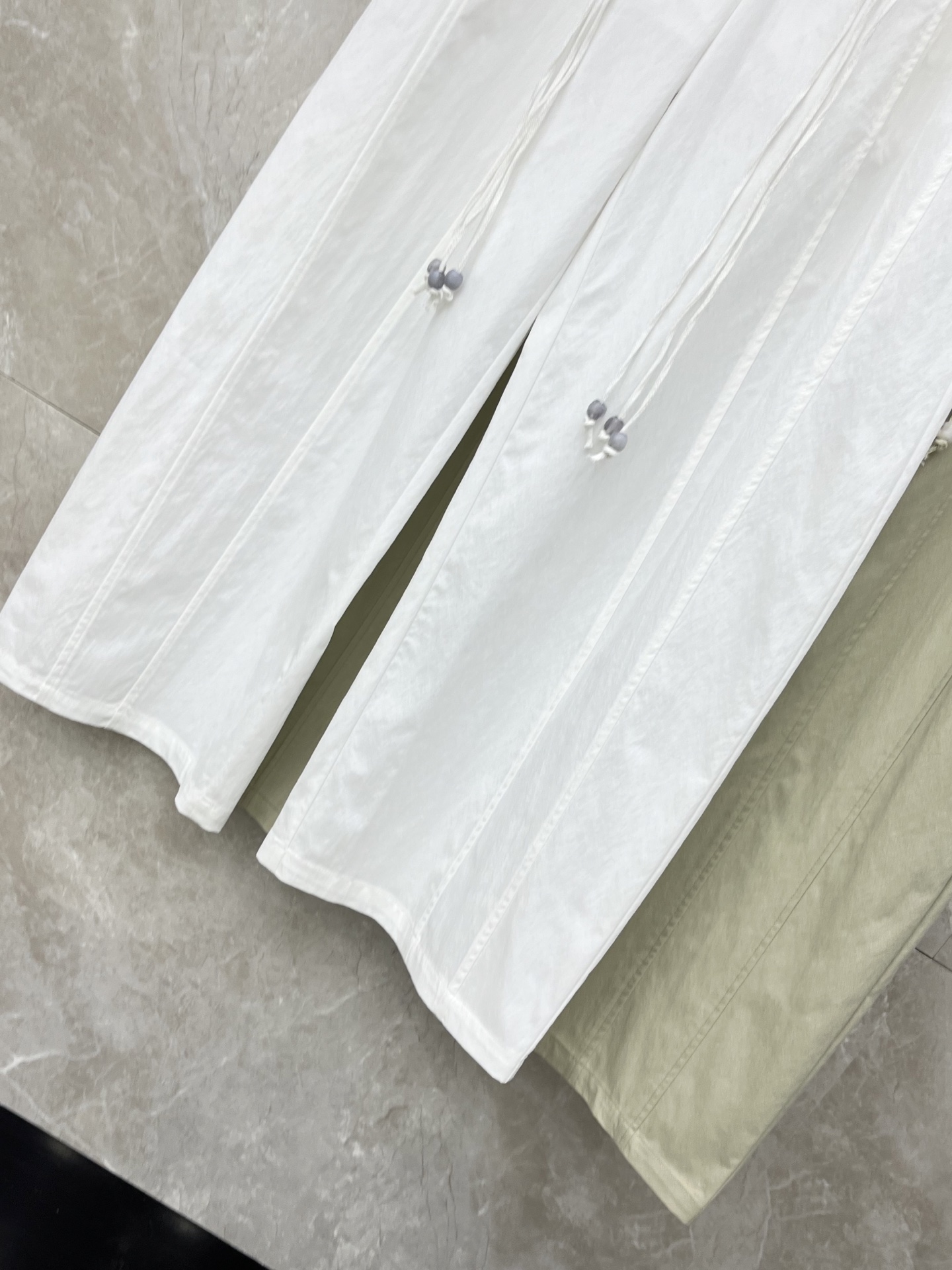 🛒𝐍𝐄𝐖 · 𝟐𝟎𝟐6/爆款现货设计师 原创｜26新款腰链休闲裤颜色百搭高级 尽显高级随意感 视觉盛宴 