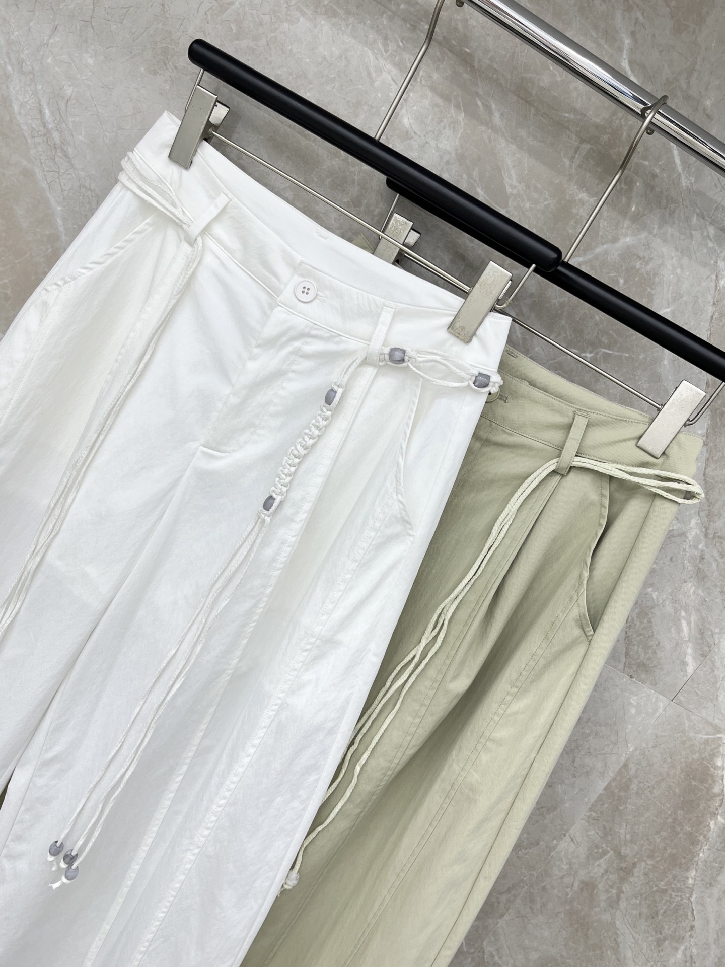 🛒𝐍𝐄𝐖 · 𝟐𝟎𝟐6/爆款现货设计师 原创｜26新款腰链休闲裤颜色百搭高级 尽显高级随意感 视觉盛宴 